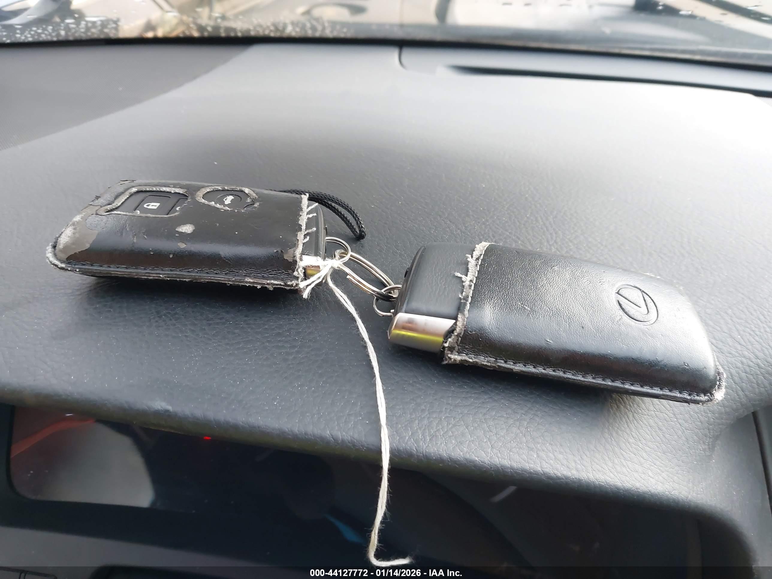 LEXUS LS image 11