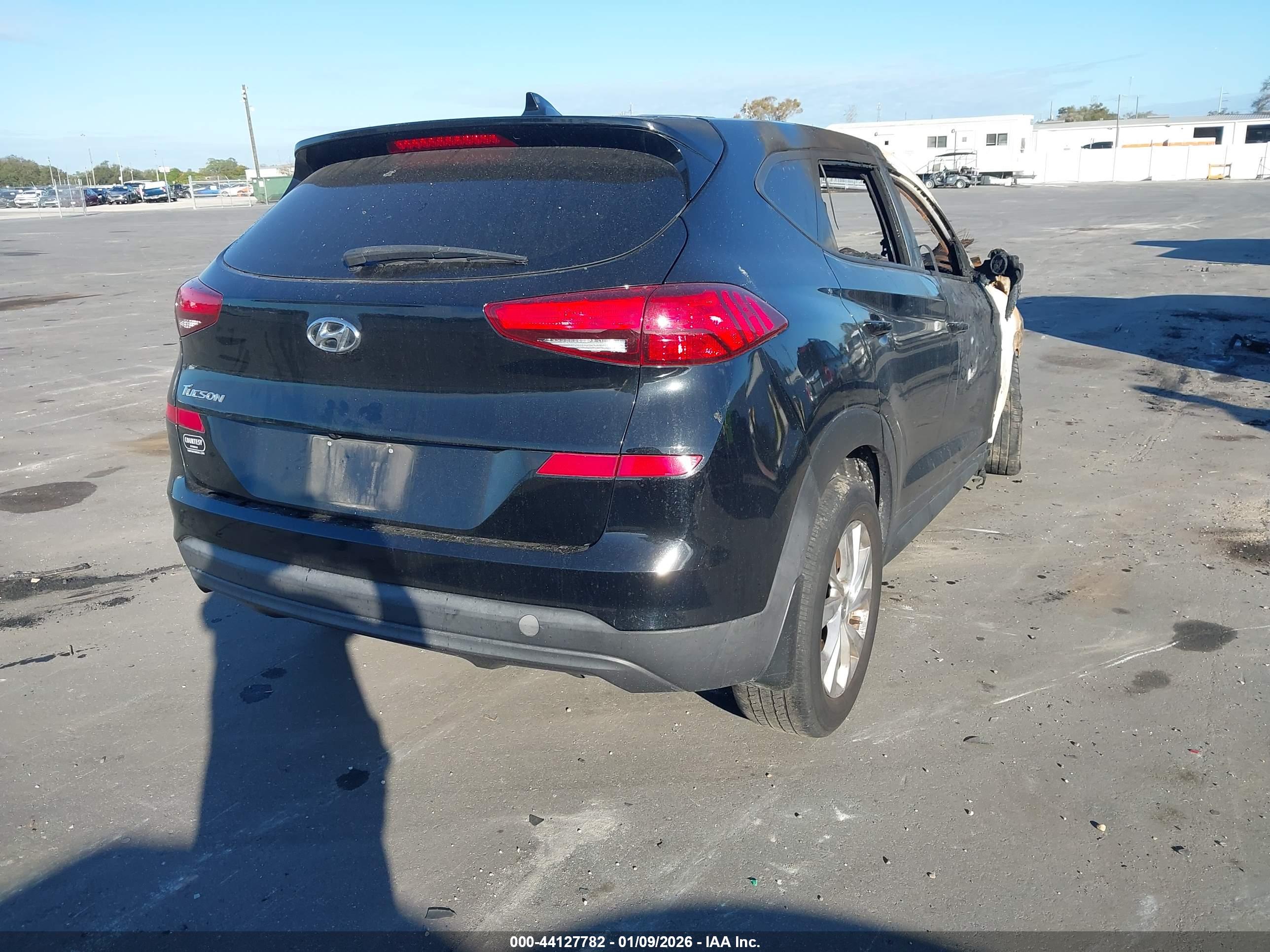 HYUNDAI TUCSON image 4