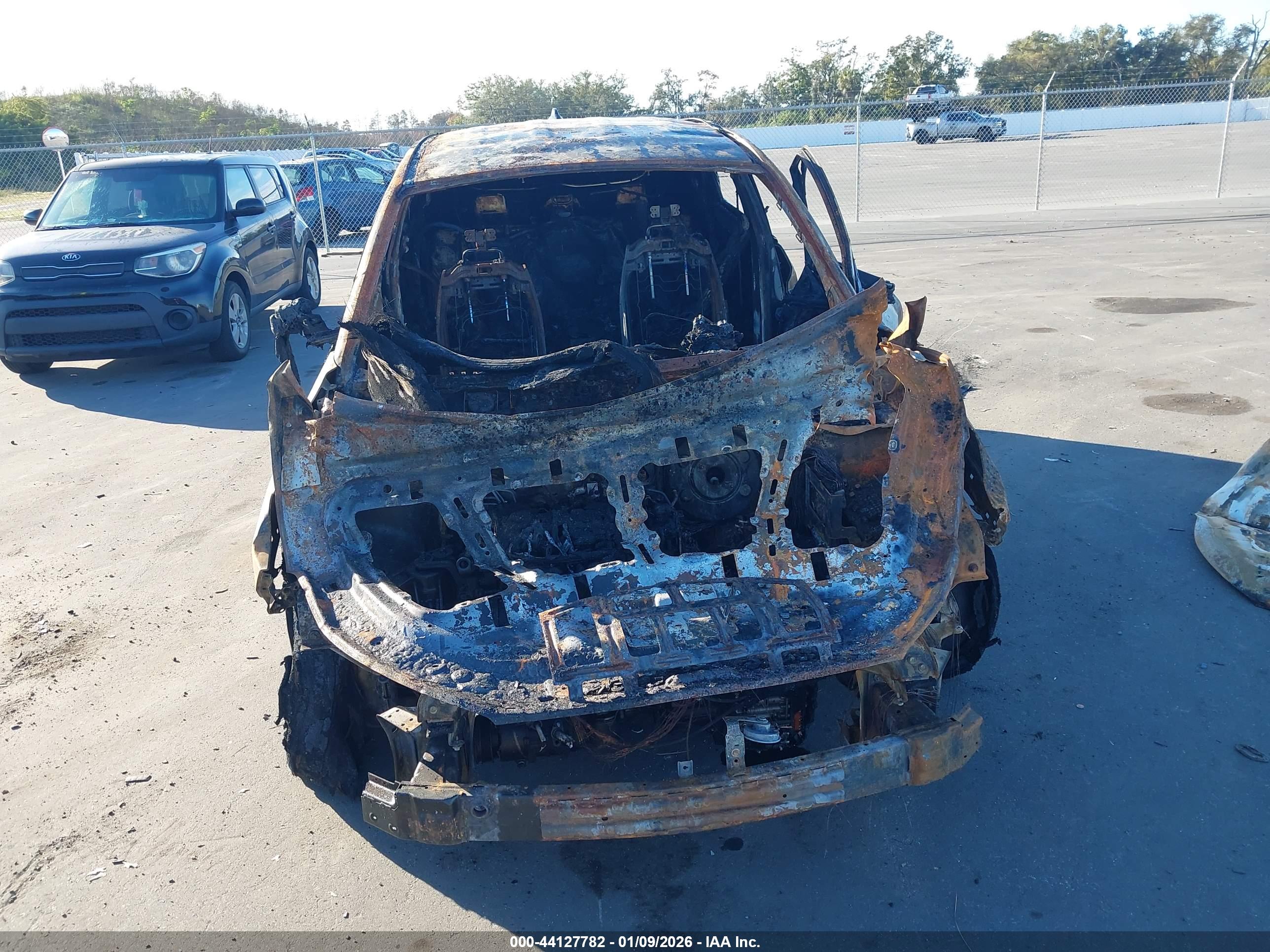 HYUNDAI TUCSON image 6