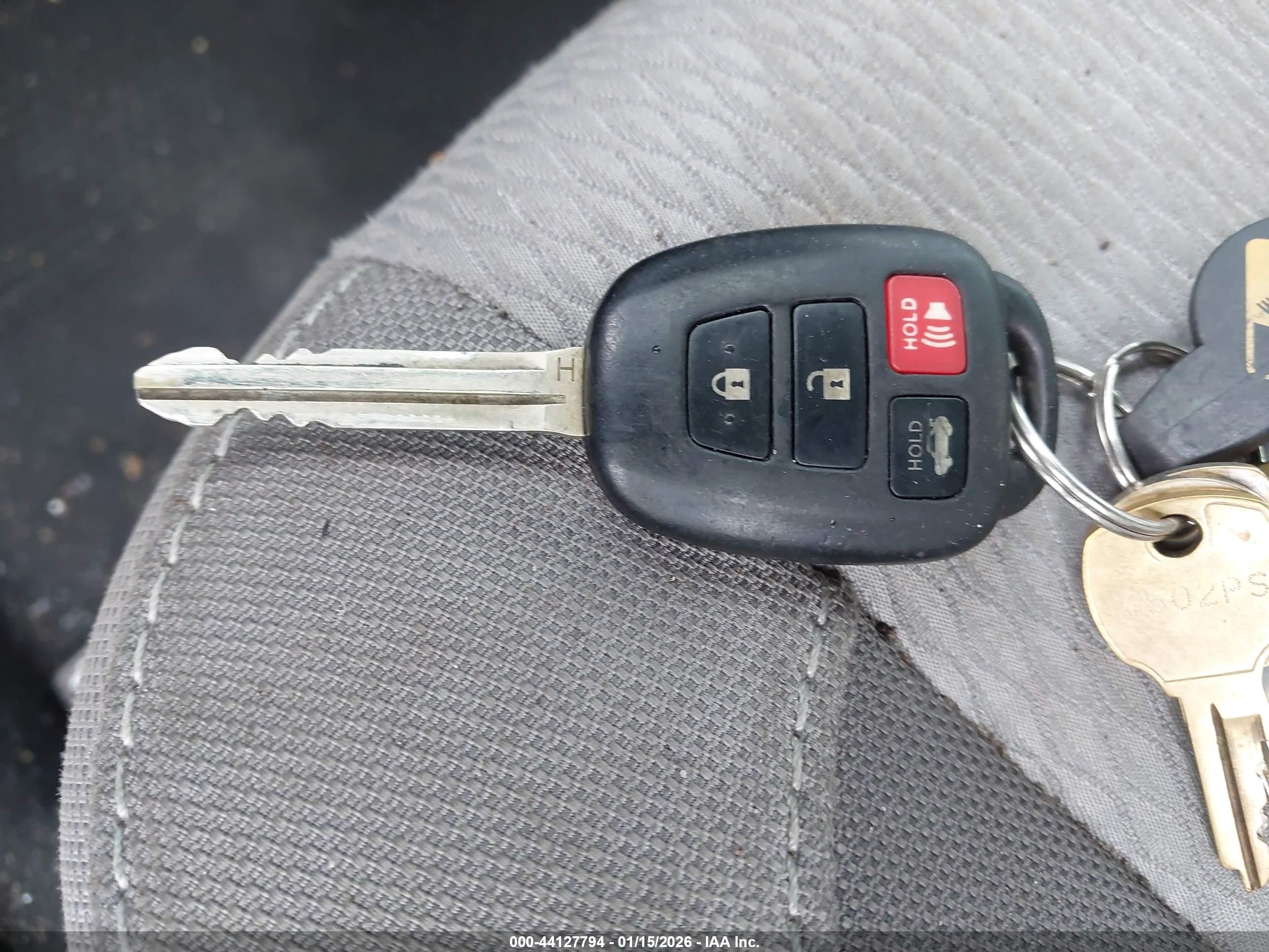 TOYOTA COROLLA image 11