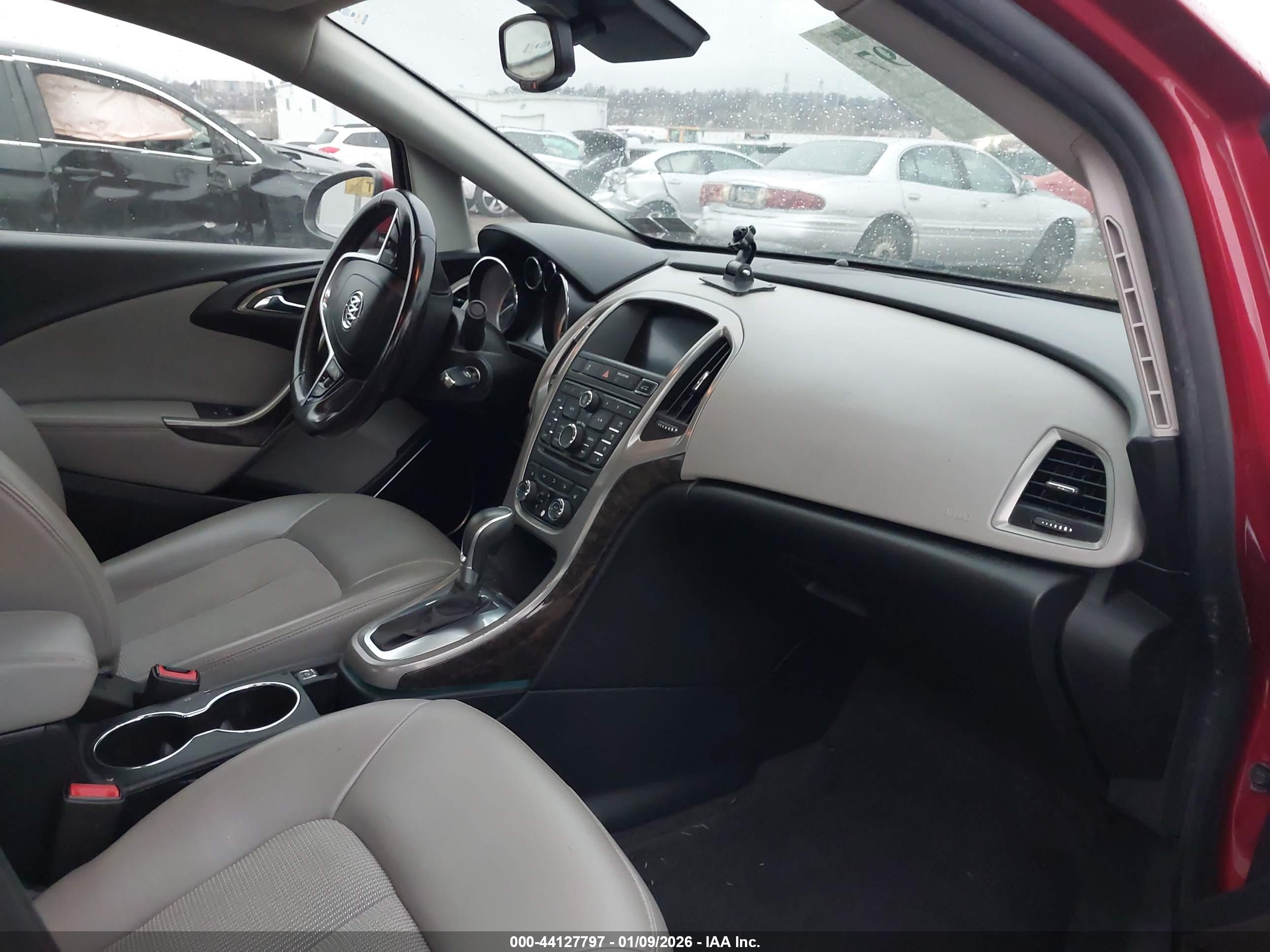BUICK VERANO image 5
