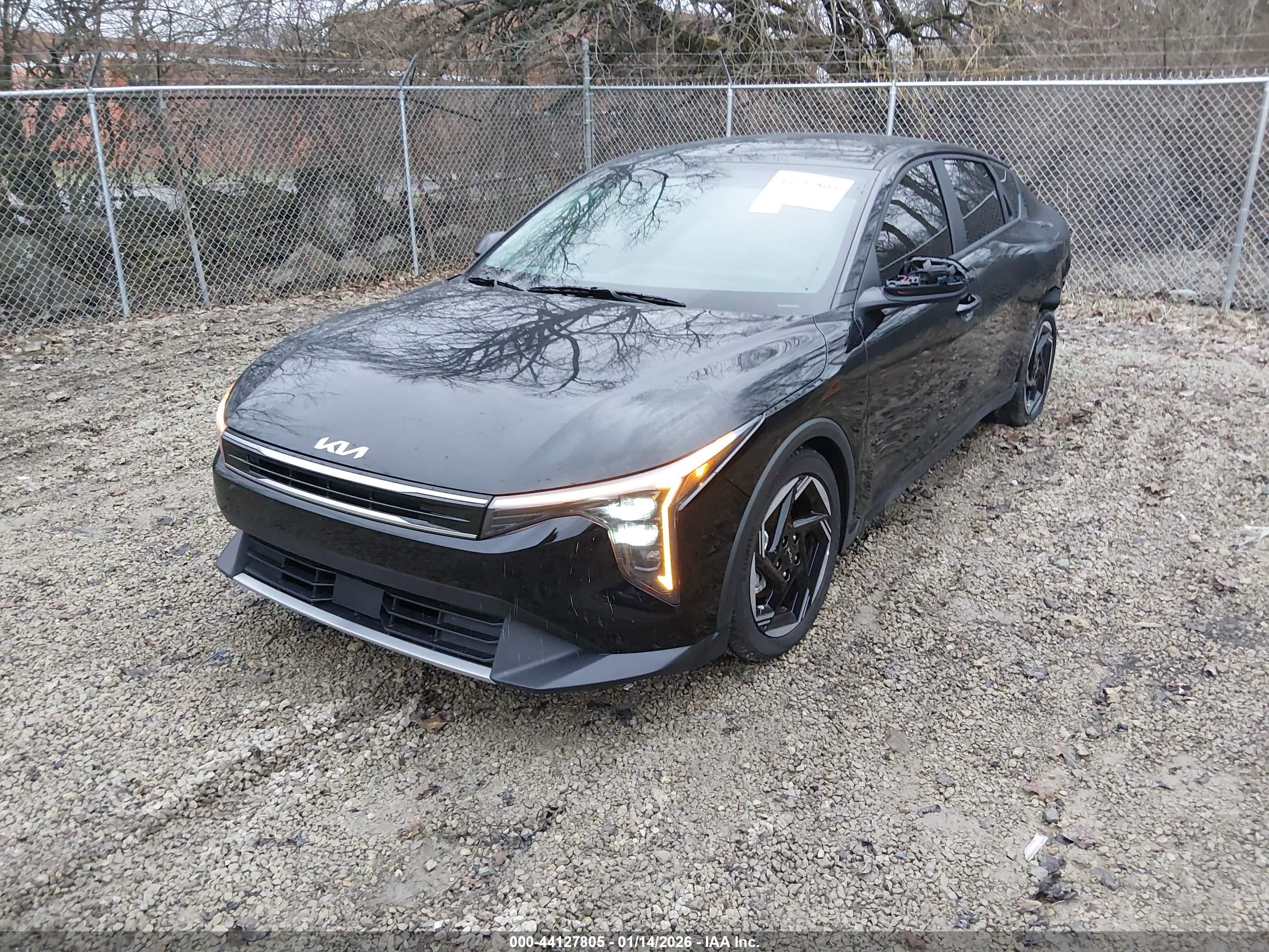 KIA K4 image 2
