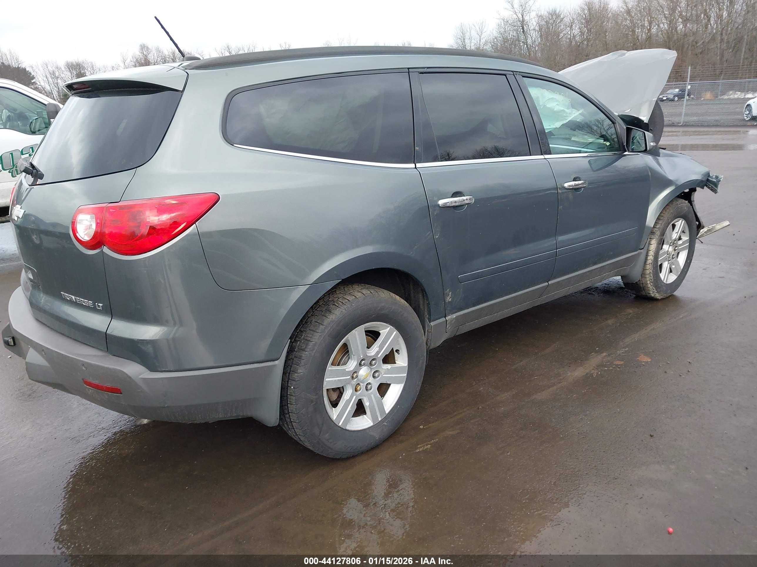 CHEVROLET TRAVERSE image 4