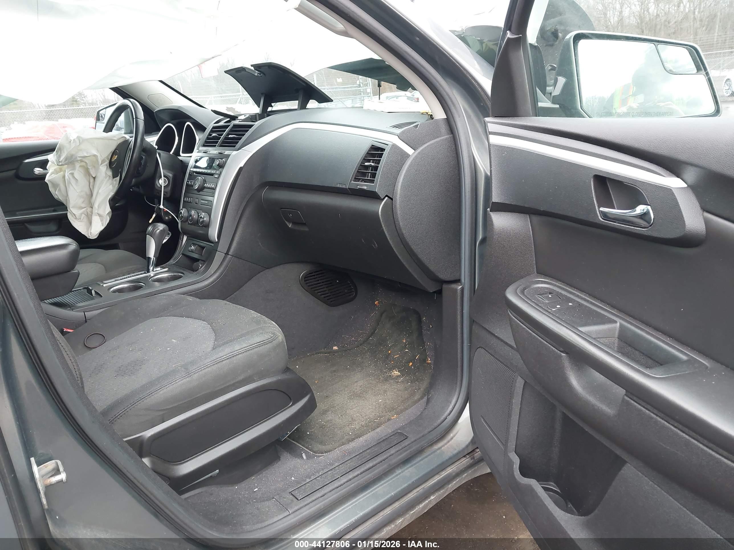 CHEVROLET TRAVERSE image 5