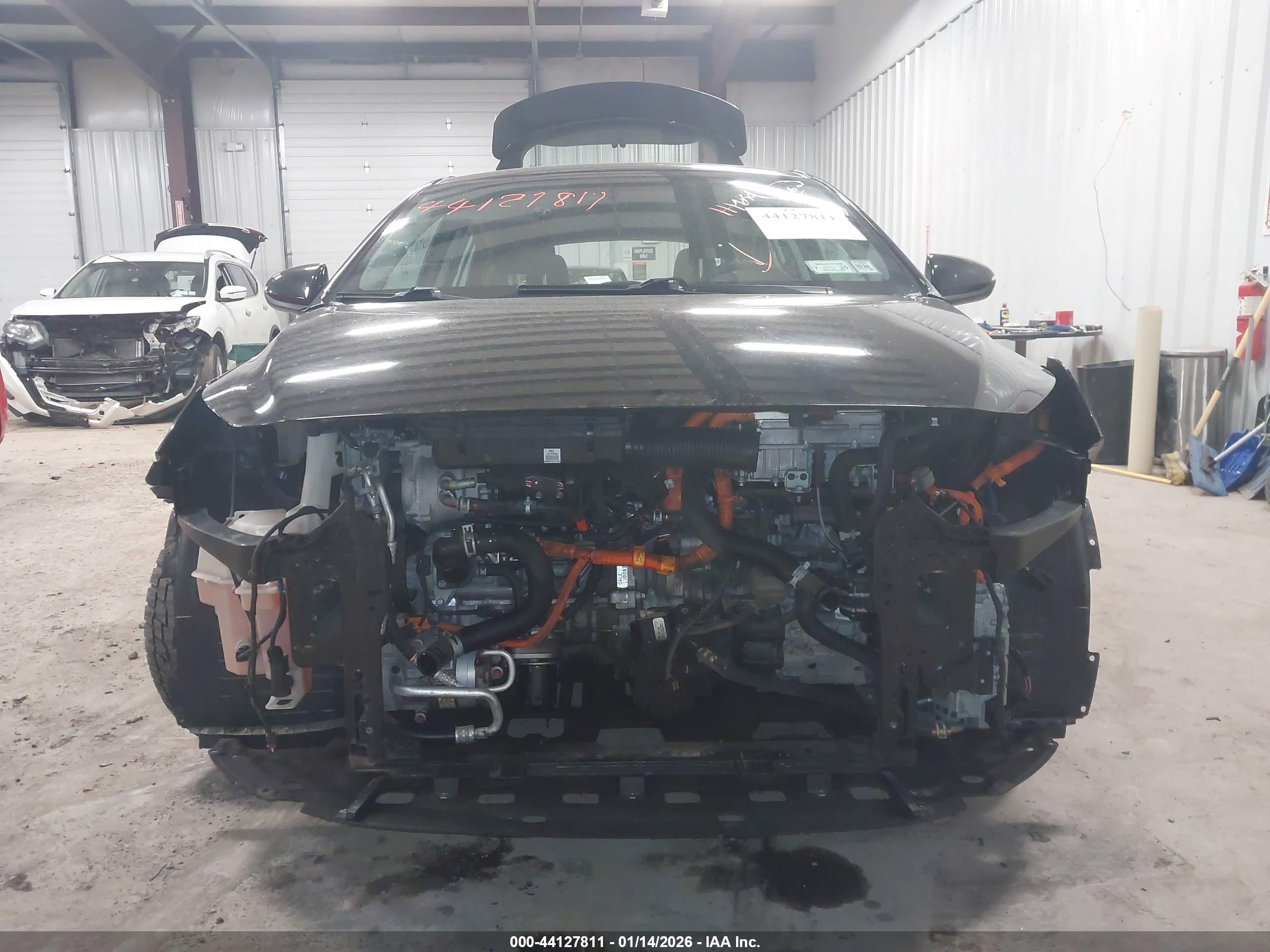 HYUNDAI IONIQ image 6