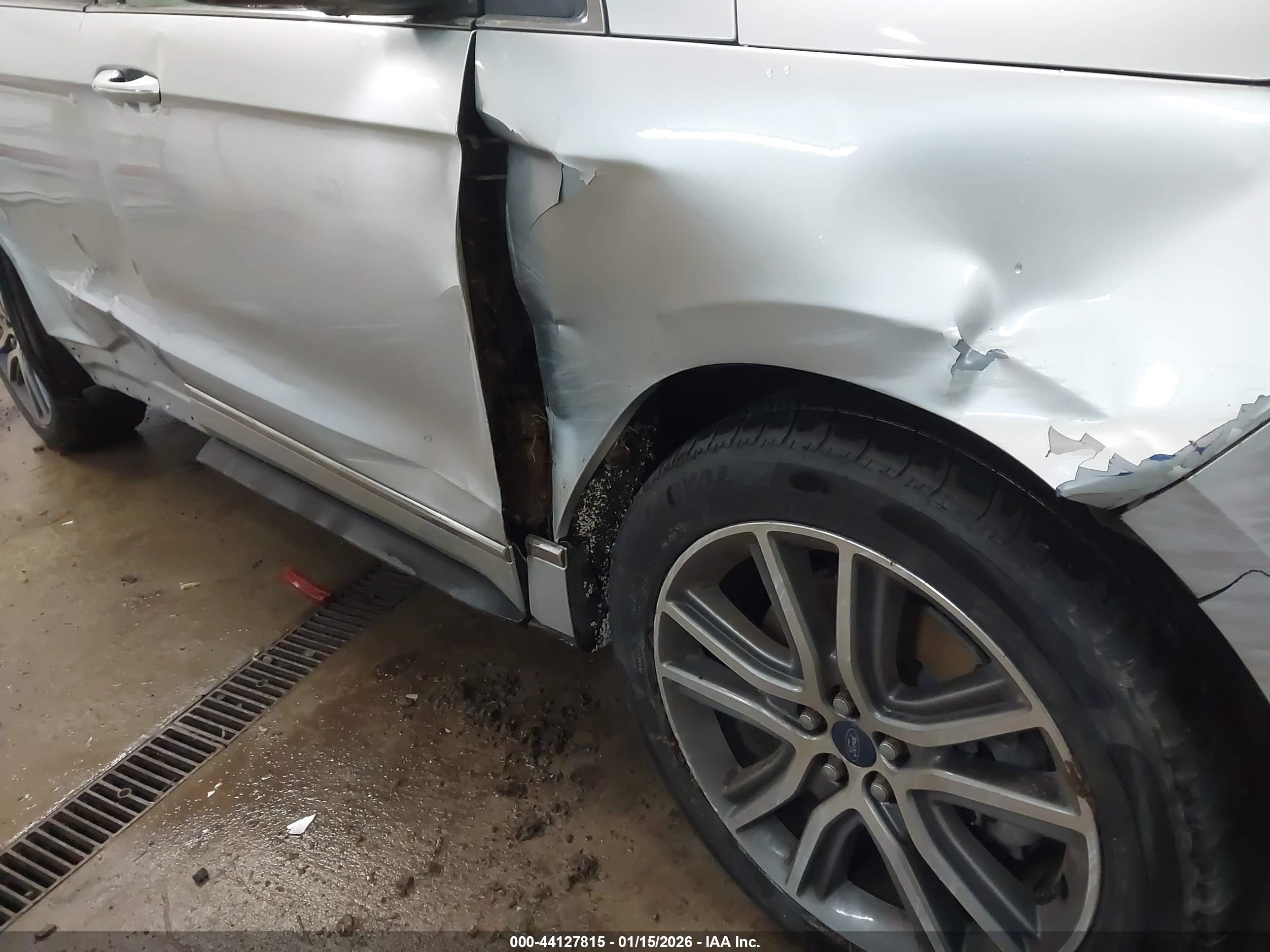 FORD EDGE image 6