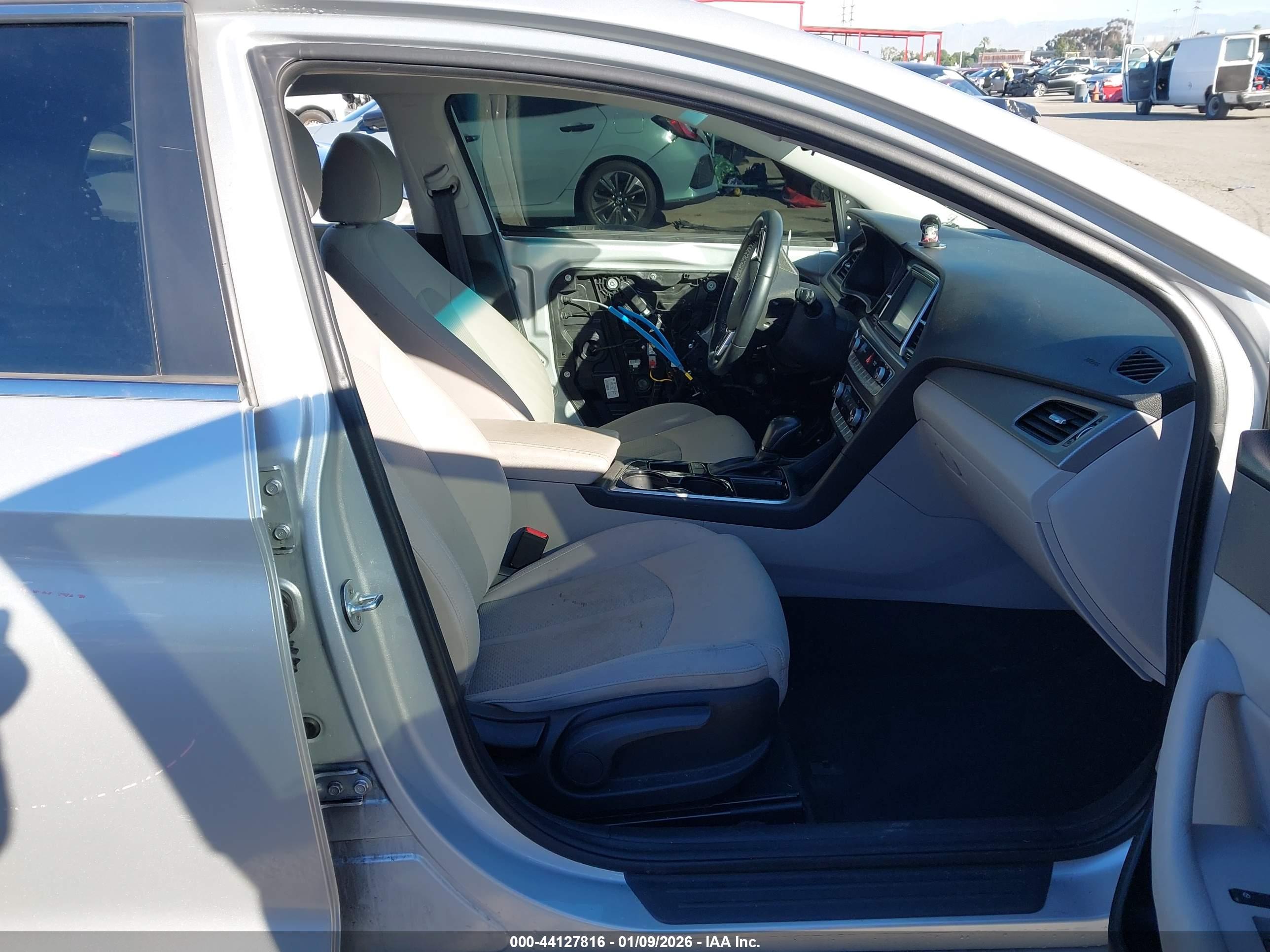 HYUNDAI SONATA image 5