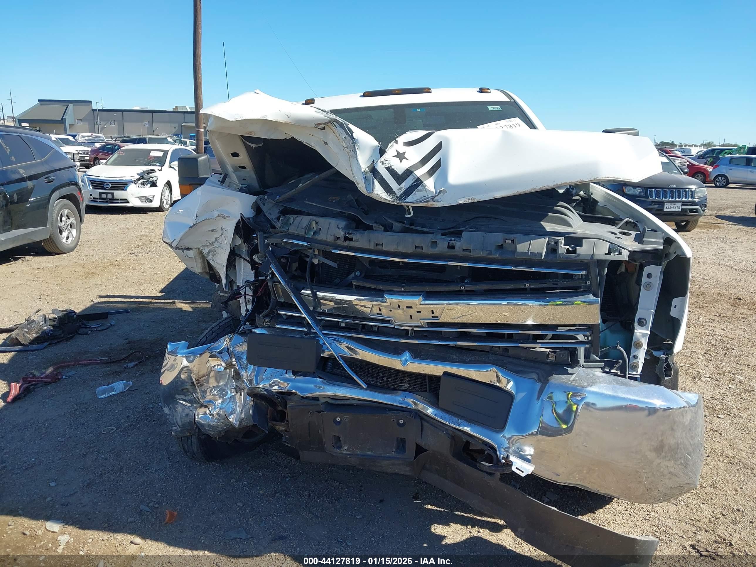 CHEVROLET SILVERADO image 6