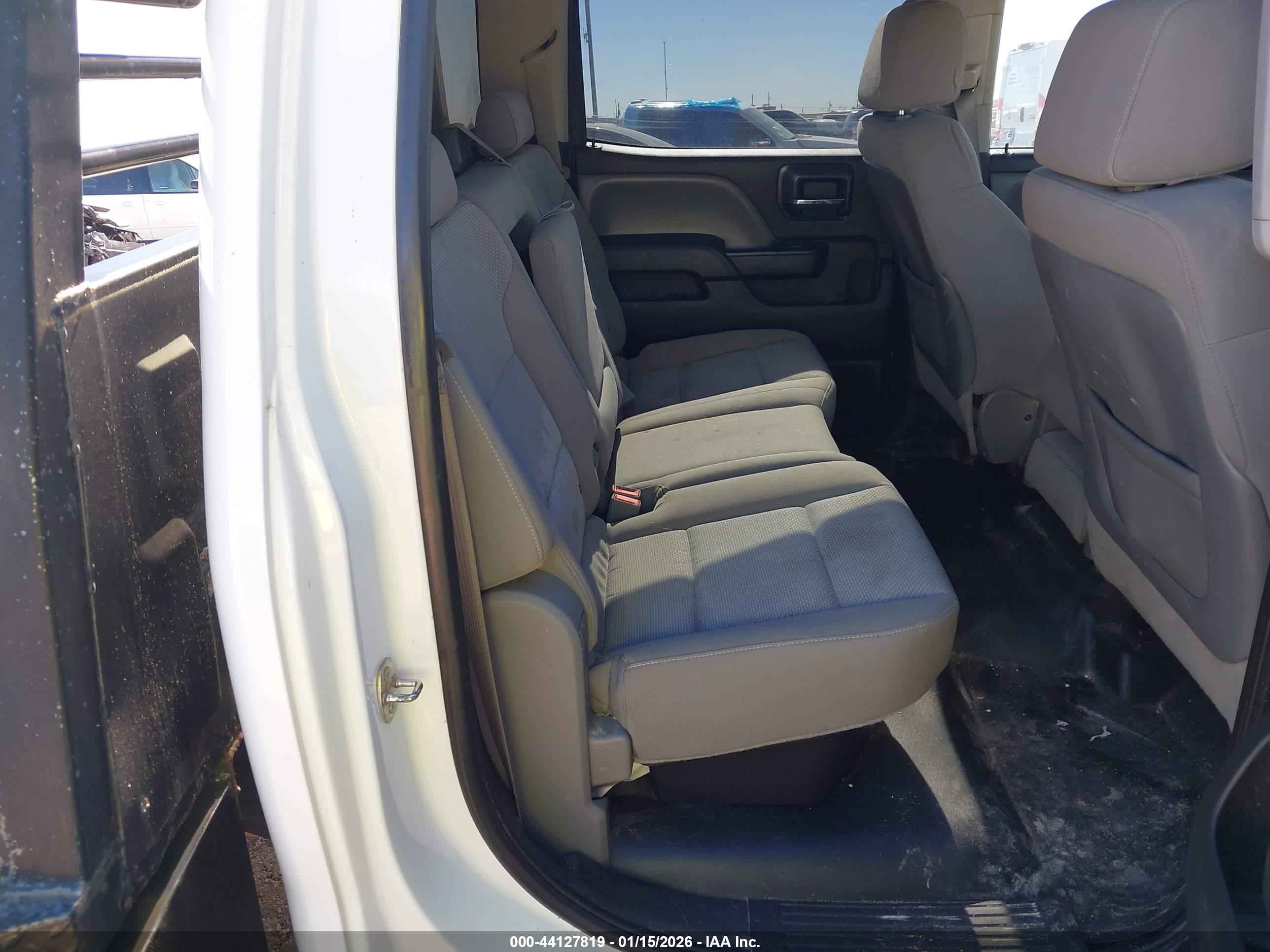CHEVROLET SILVERADO image 8