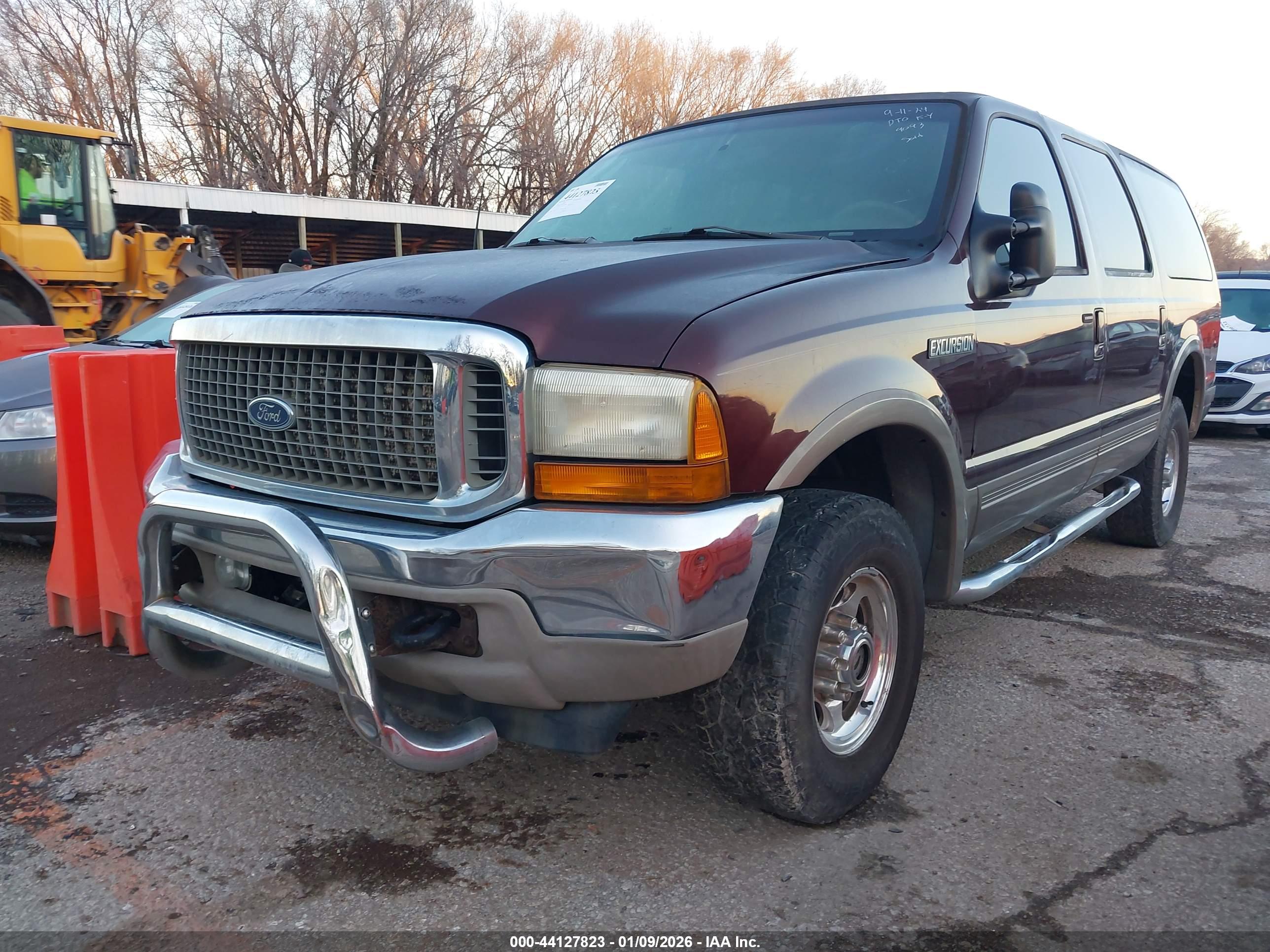 FORD EXCURSION image 2