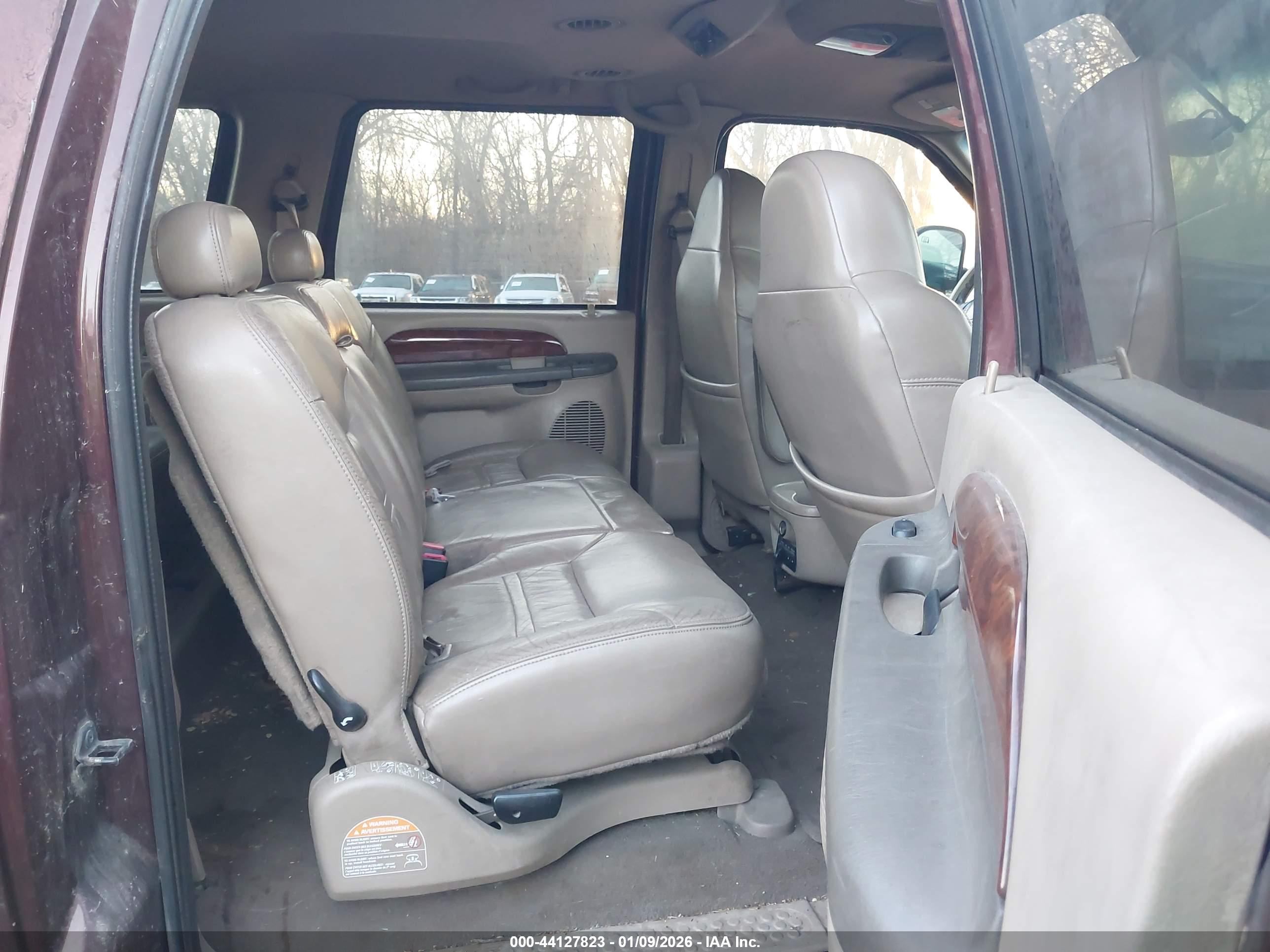 FORD EXCURSION image 8