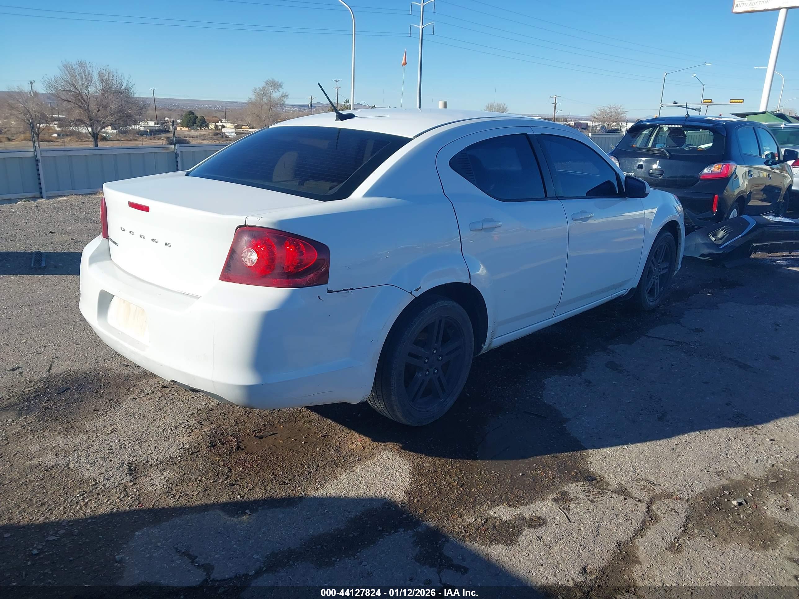 DODGE AVENGER image 4