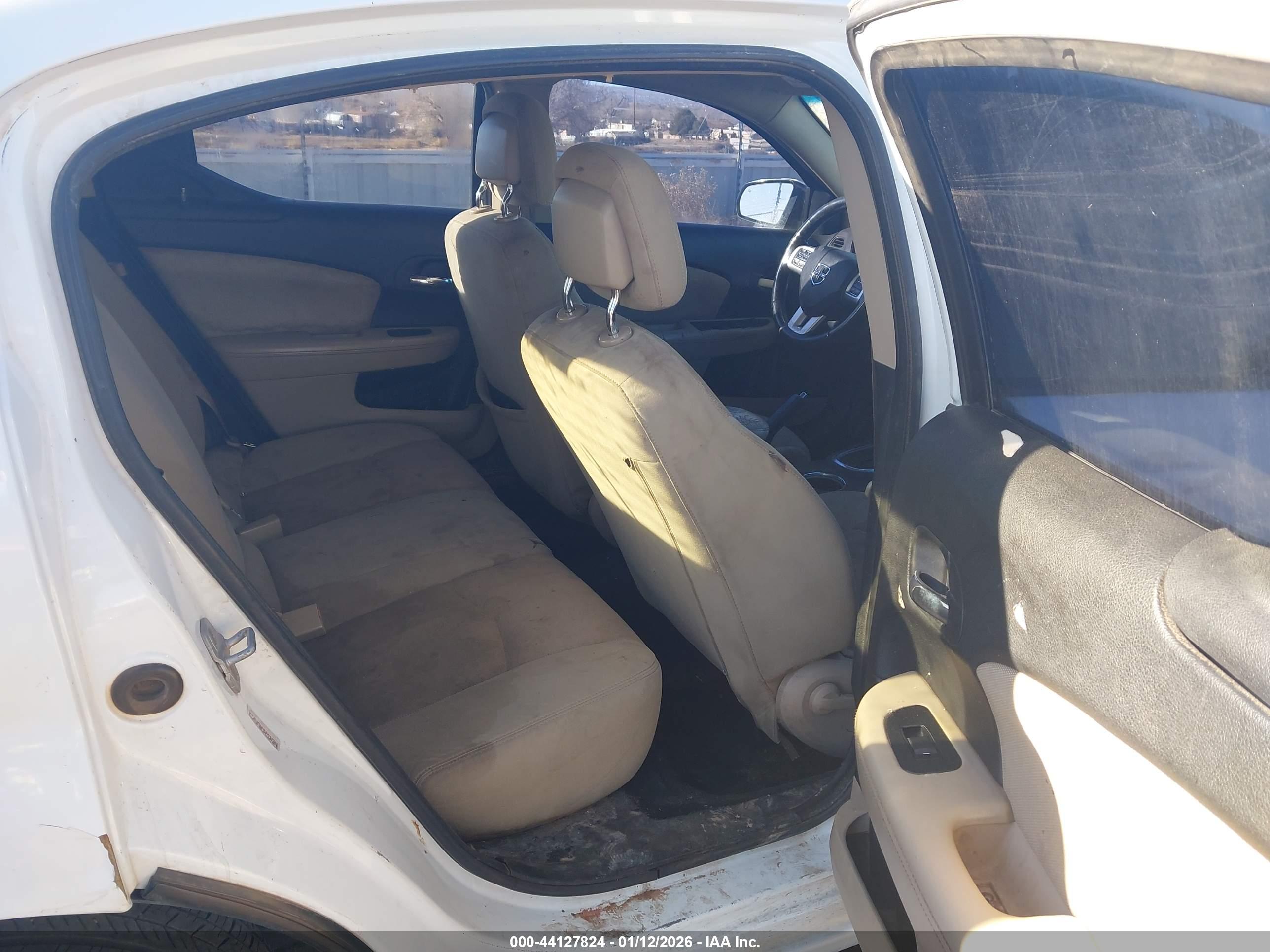 DODGE AVENGER image 8