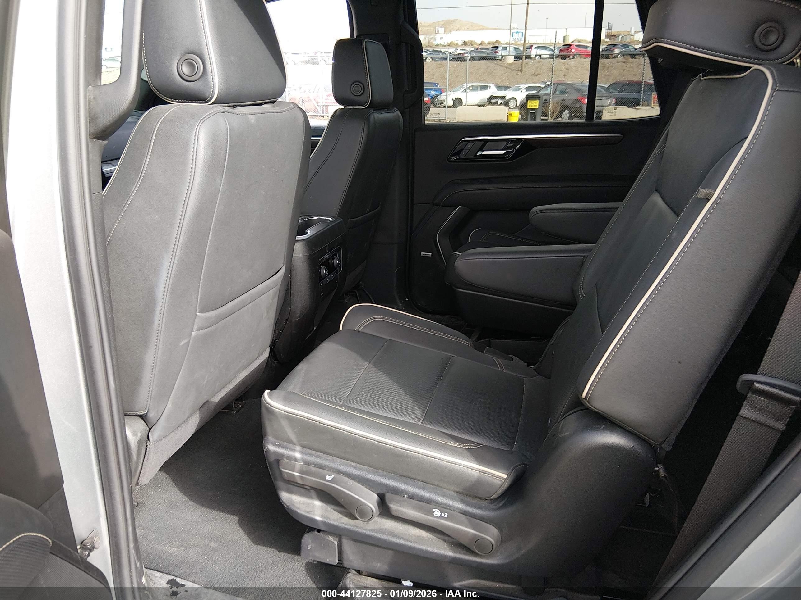 CHEVROLET TAHOE image 8