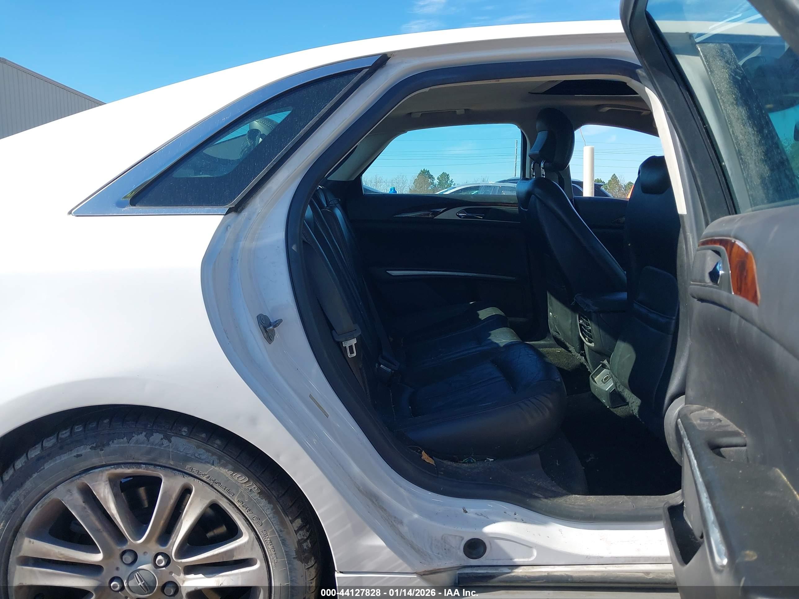 LINCOLN MKZ image 8
