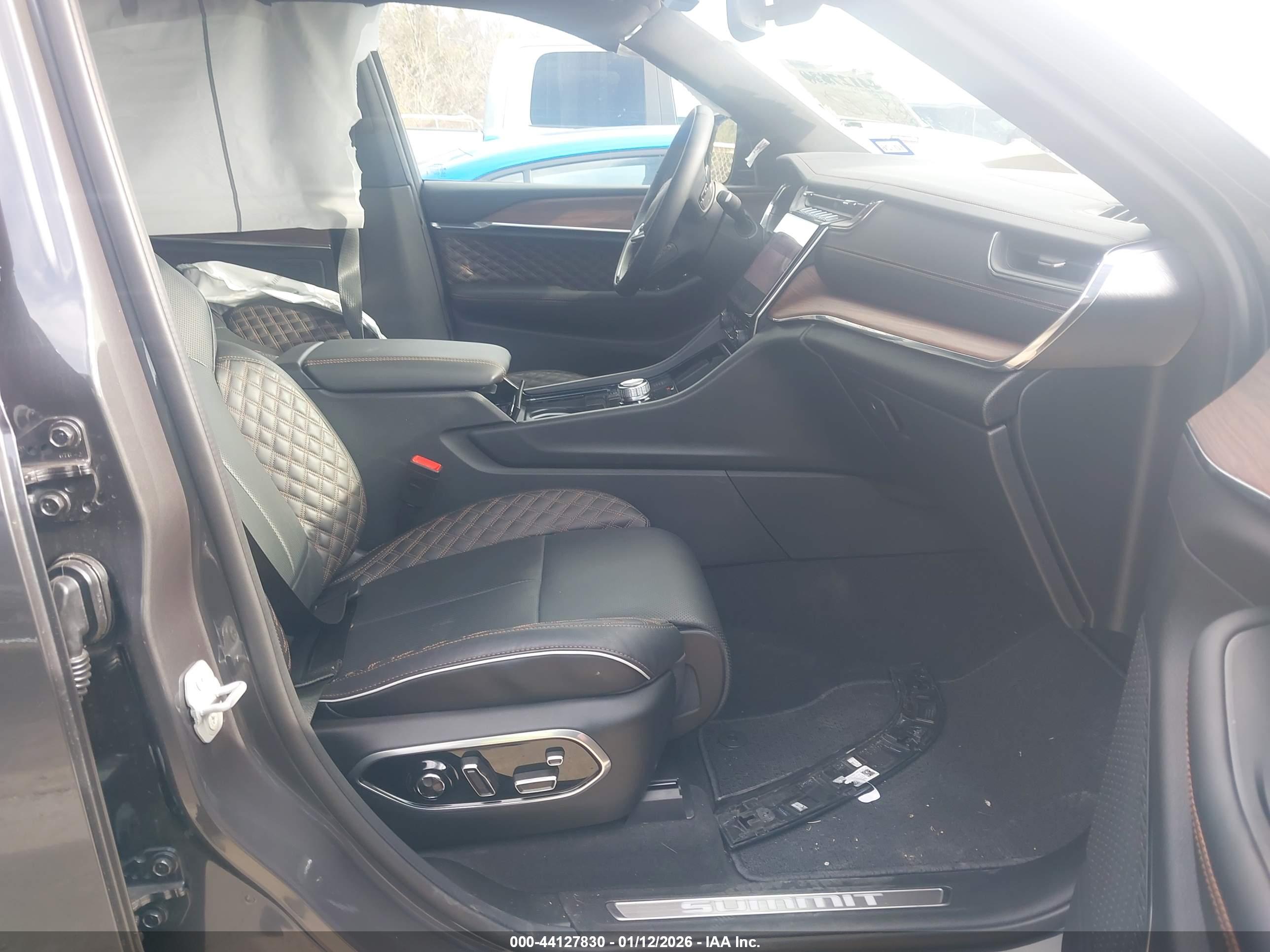 JEEP GRAND image 5