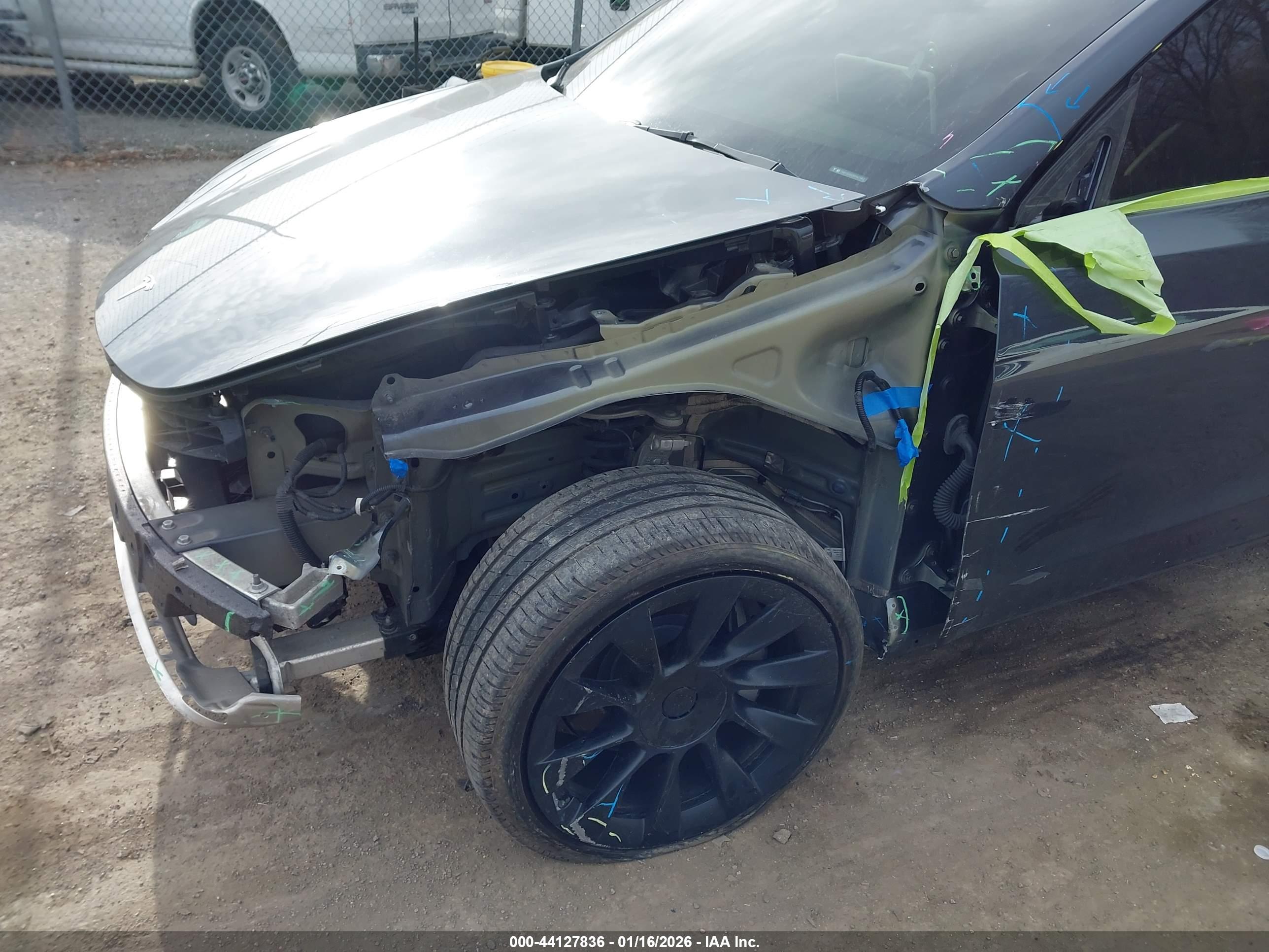 TESLA MODEL image 6