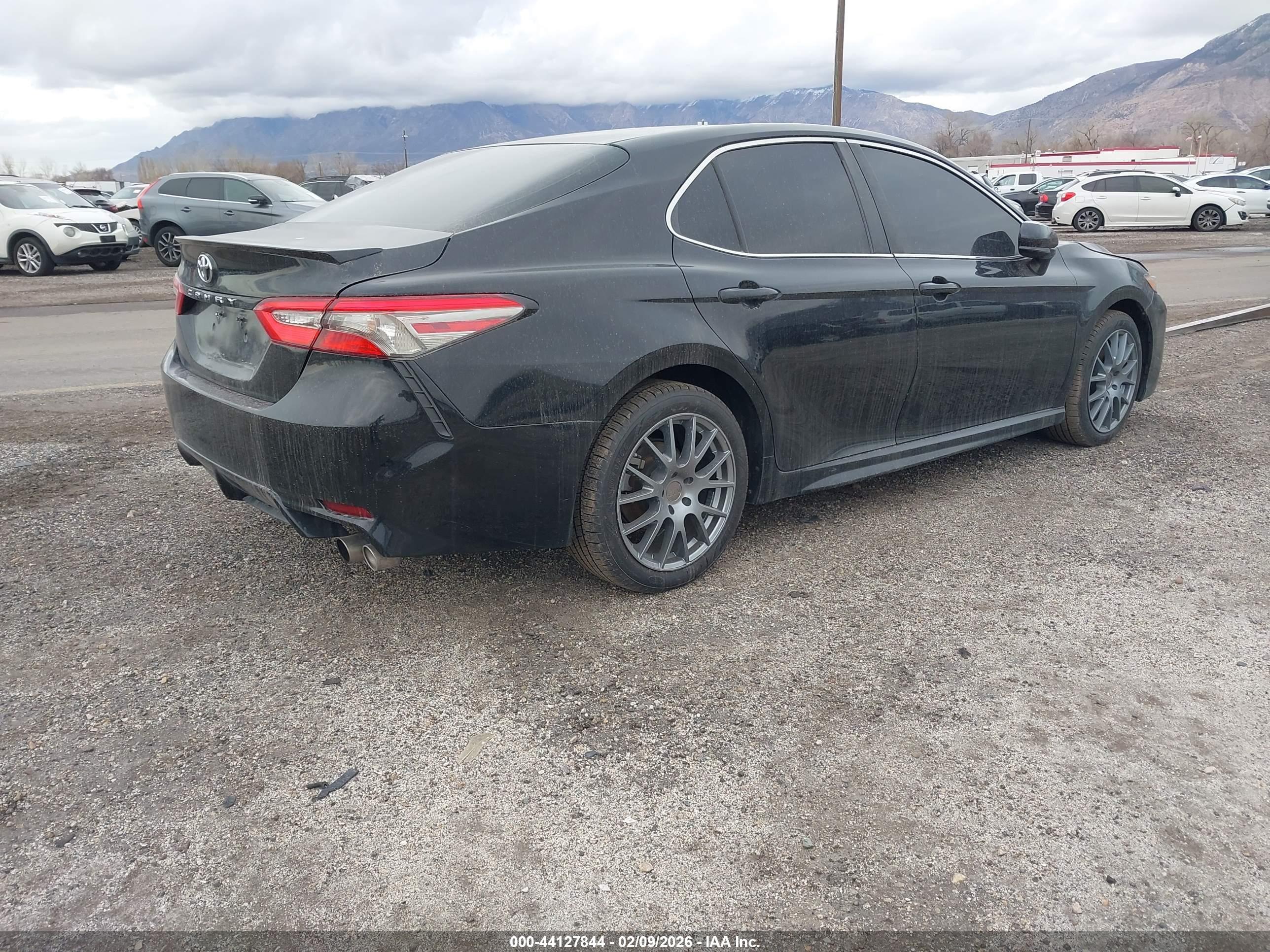 TOYOTA CAMRY image 4