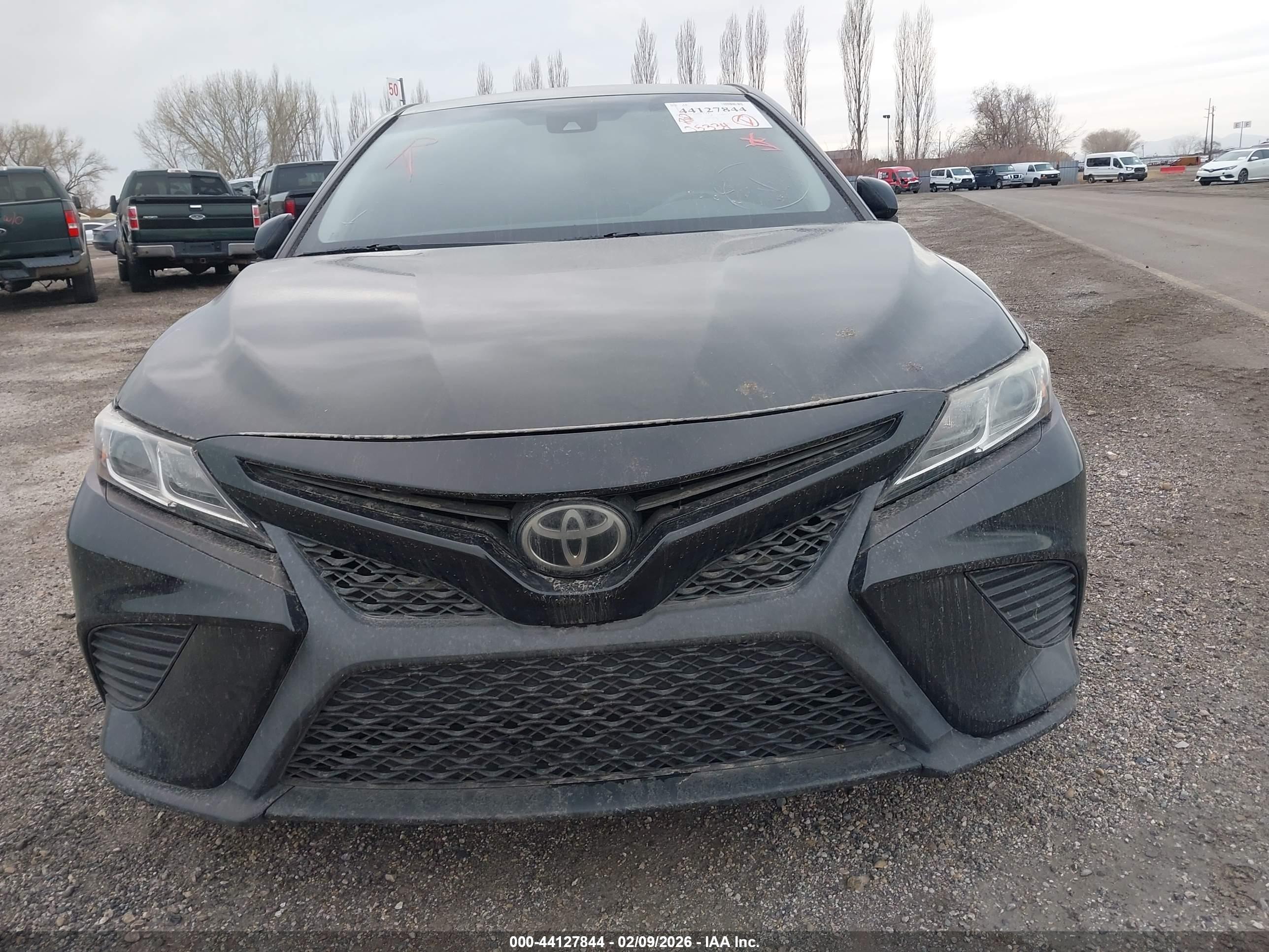 TOYOTA CAMRY image 6