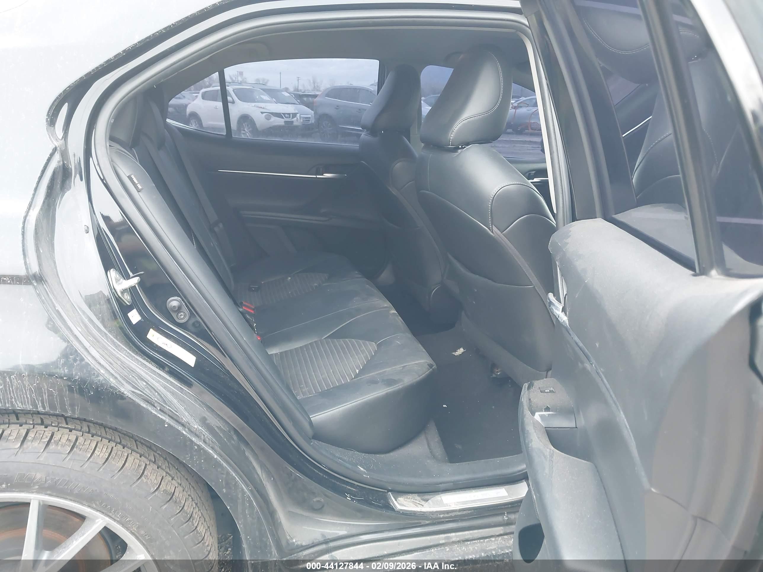 TOYOTA CAMRY image 8