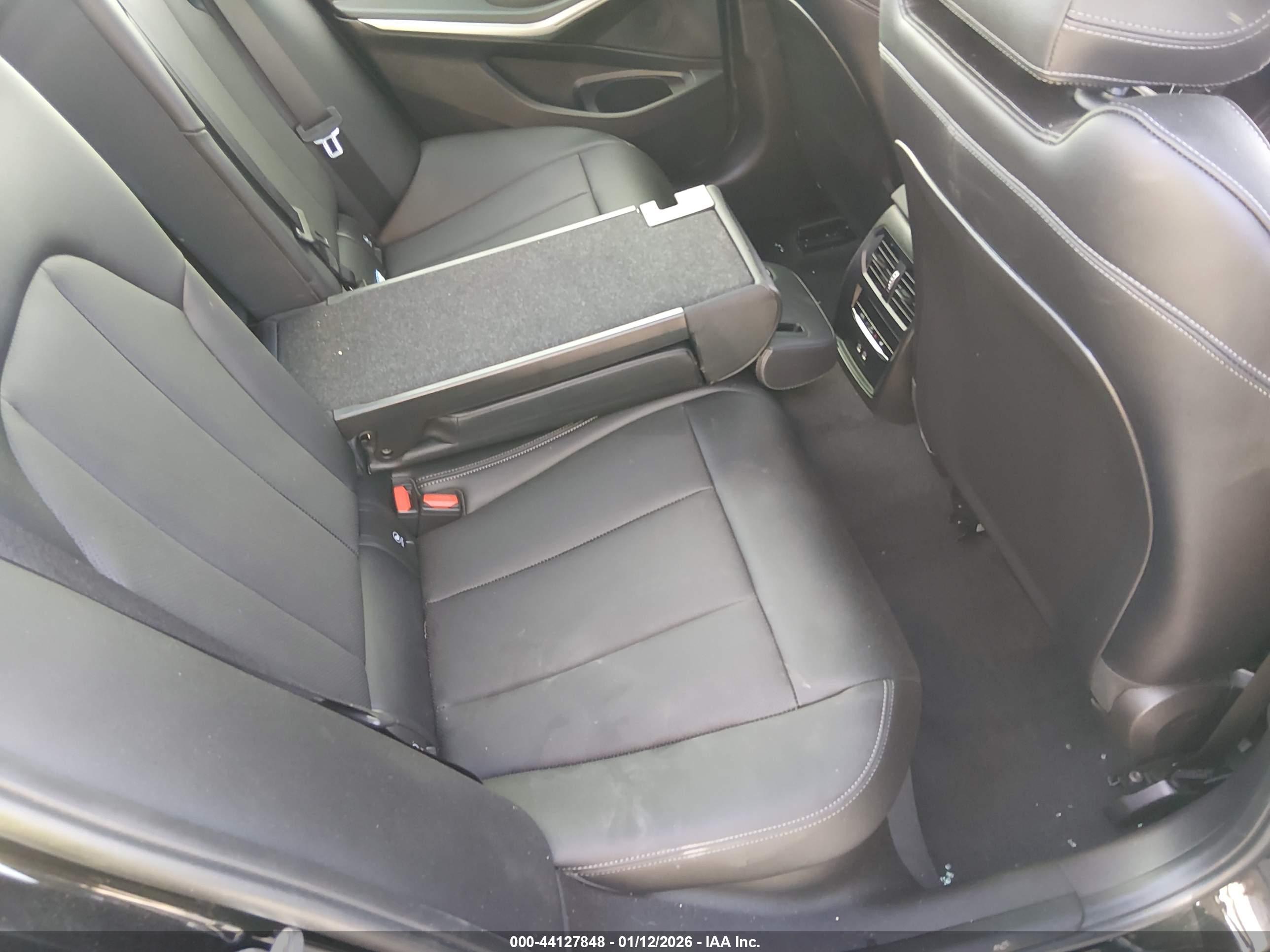 BMW 330I image 8