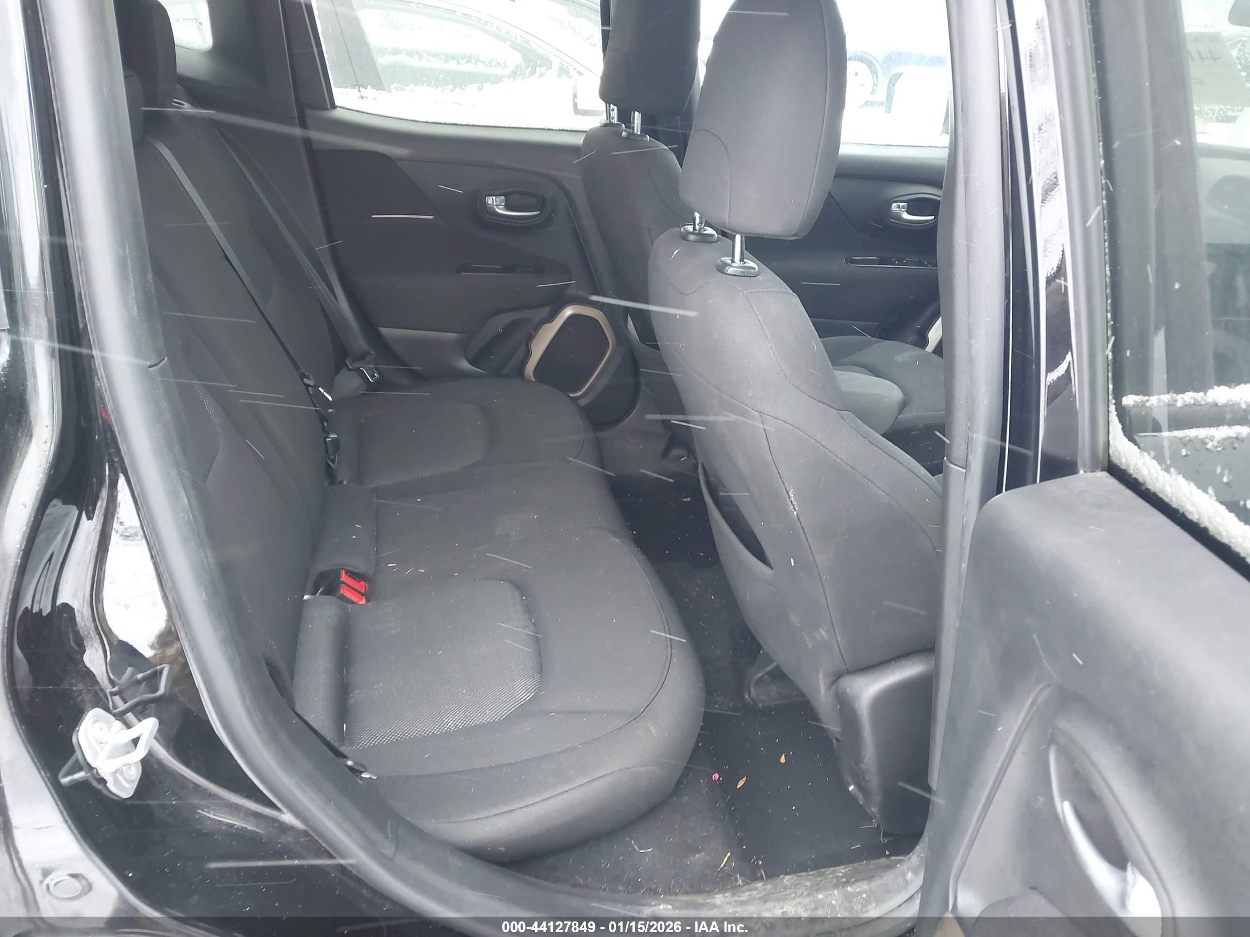 JEEP RENEGADE image 8
