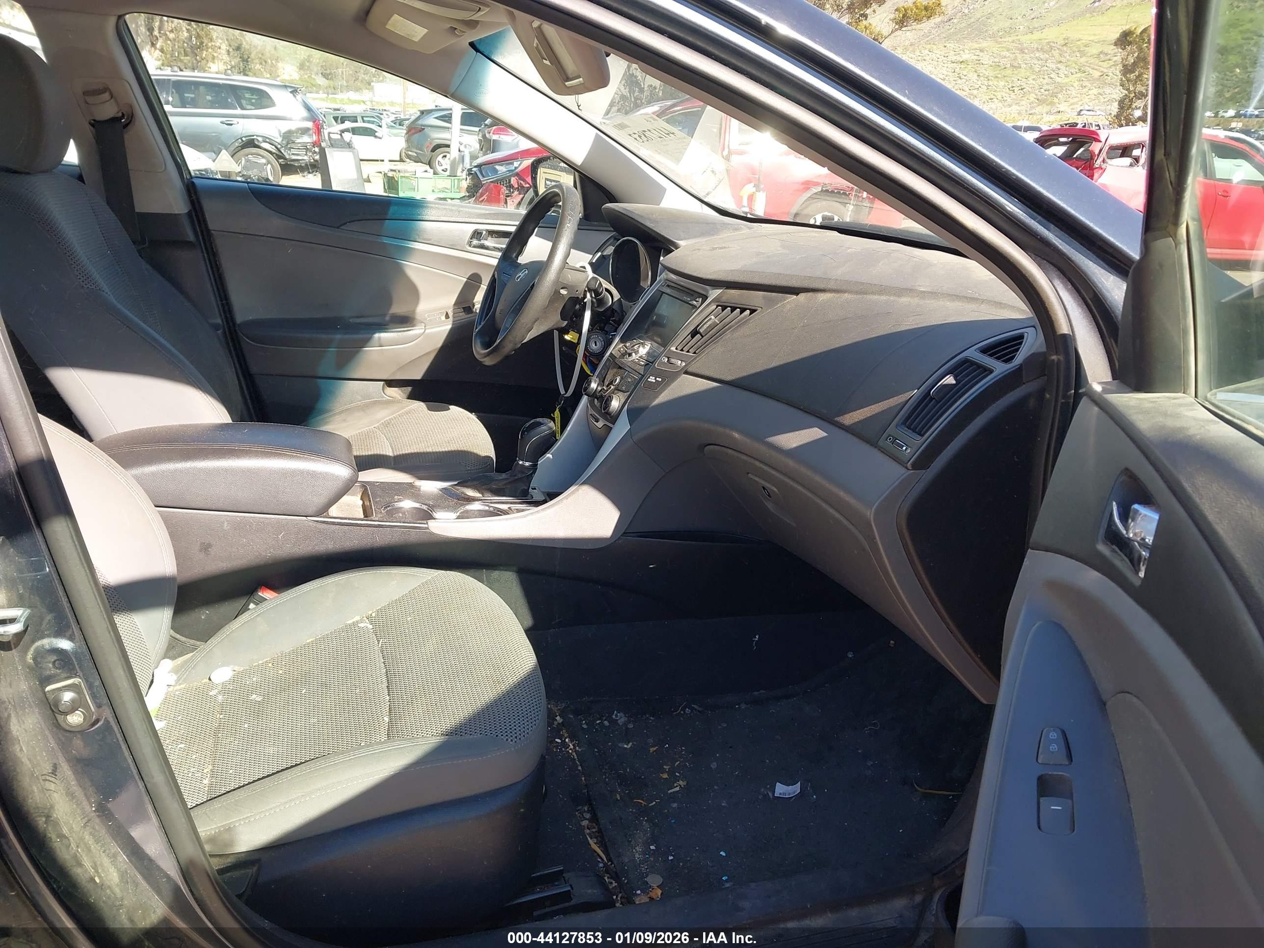 HYUNDAI SONATA image 5