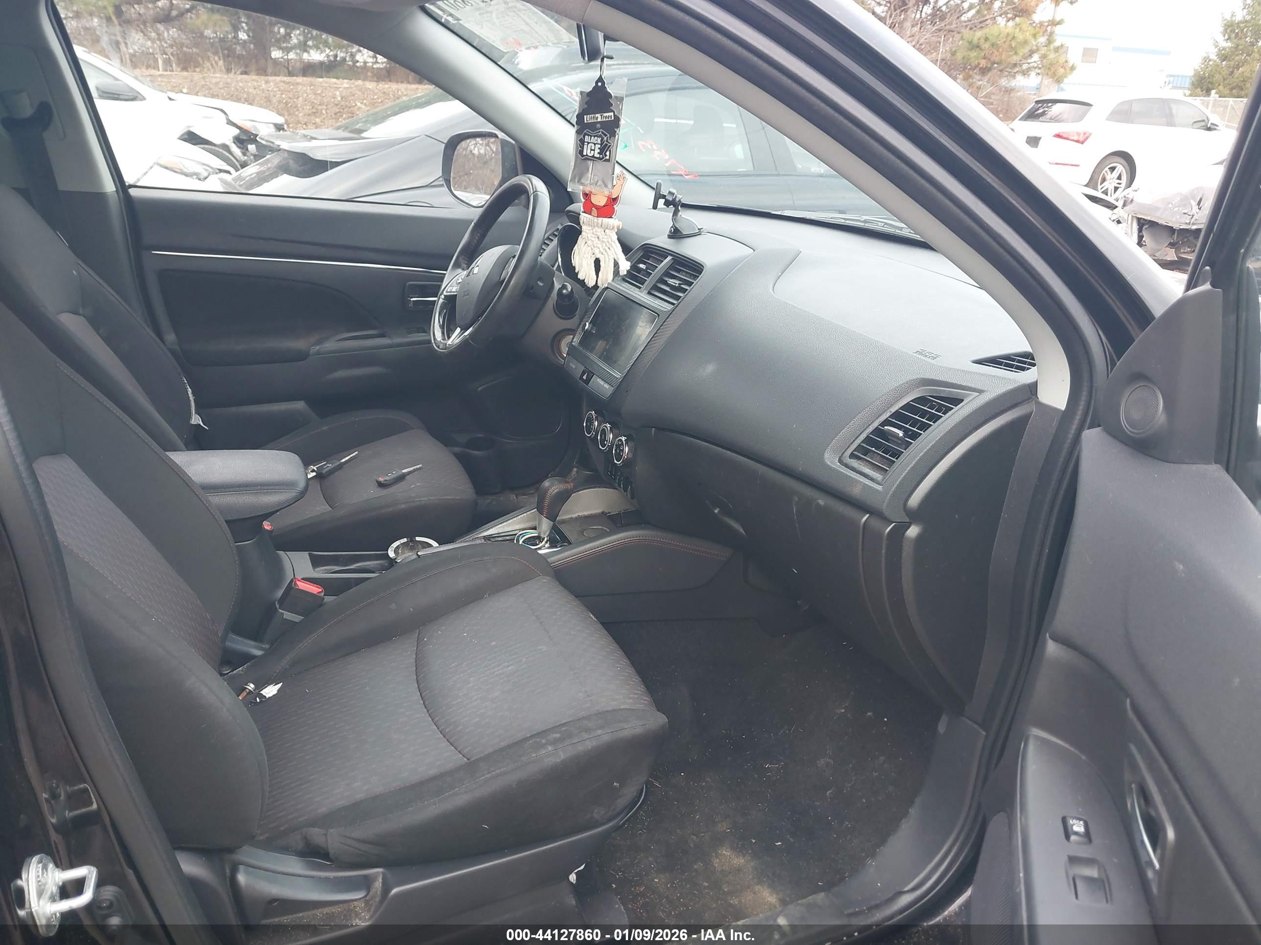 MITSUBISHI OUTLANDER image 5