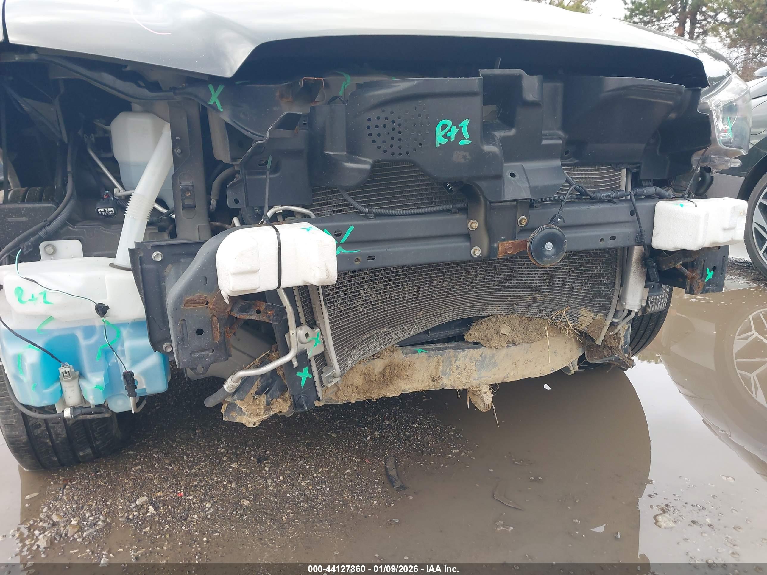MITSUBISHI OUTLANDER image 6