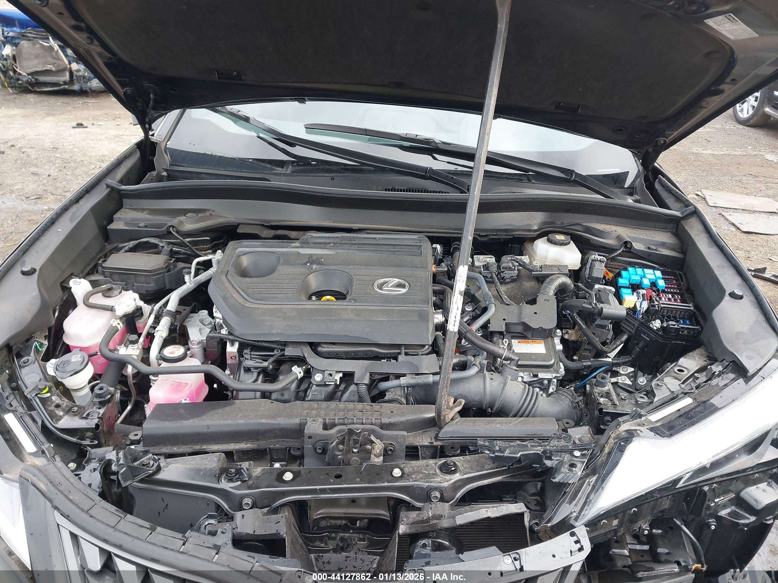 LEXUS UX image 10