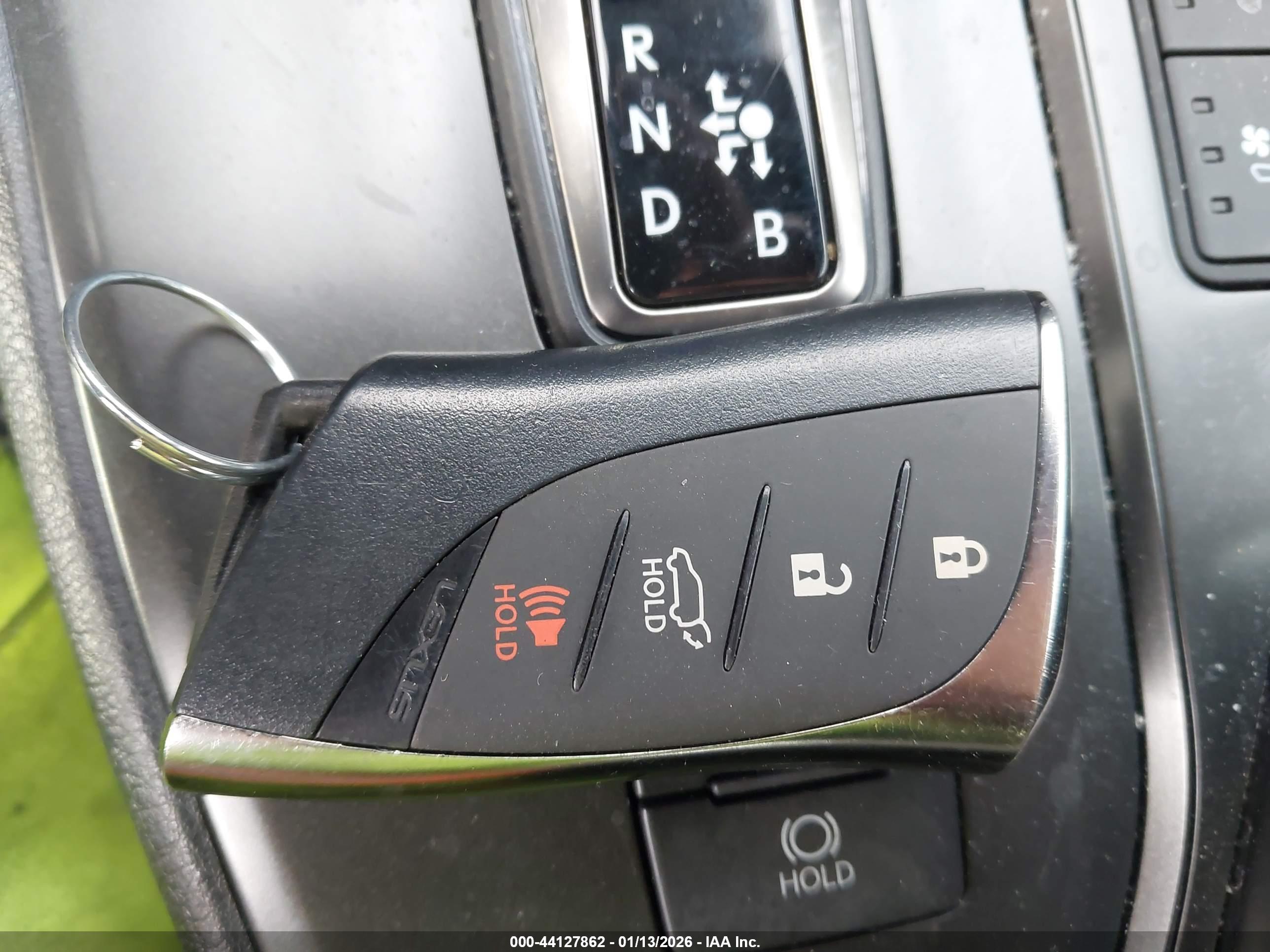 LEXUS UX image 11