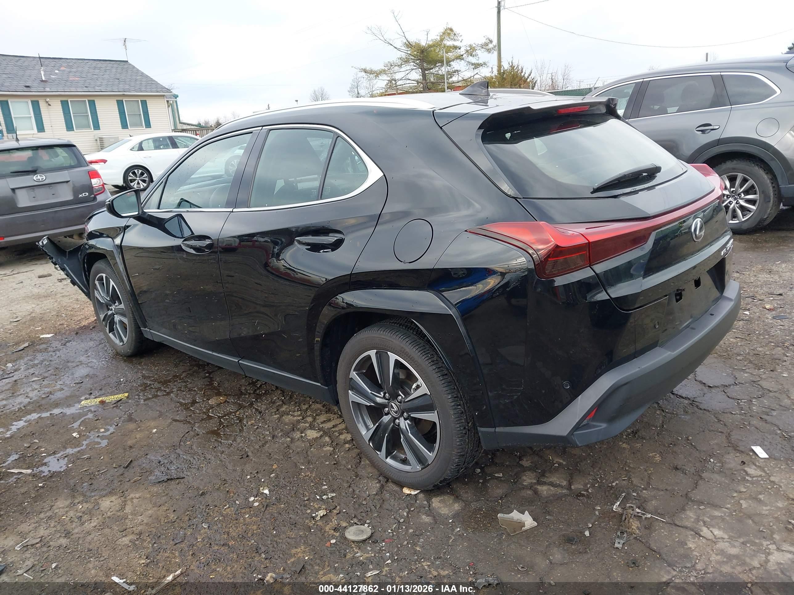 LEXUS UX image 3