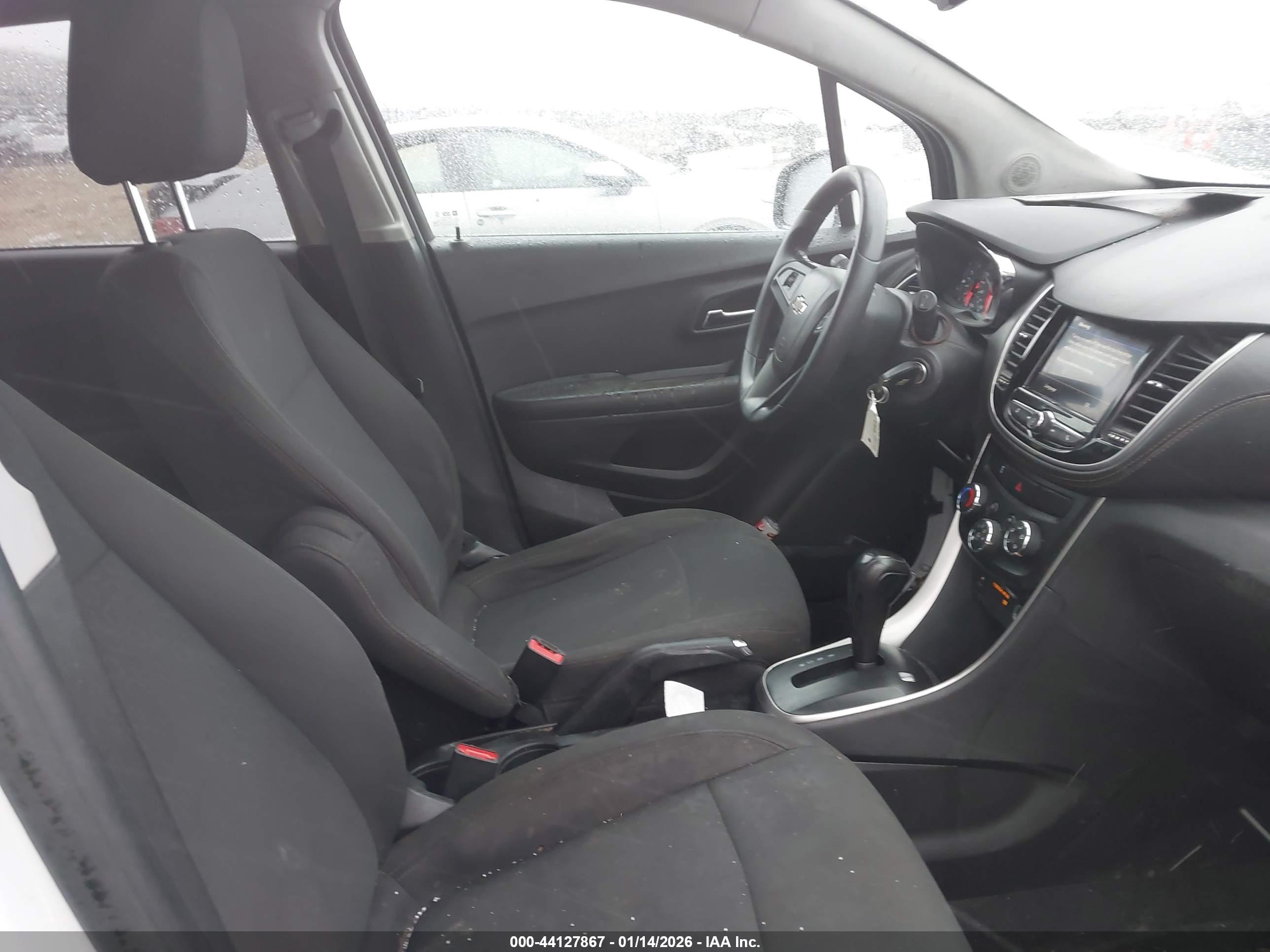 CHEVROLET TRAX image 5