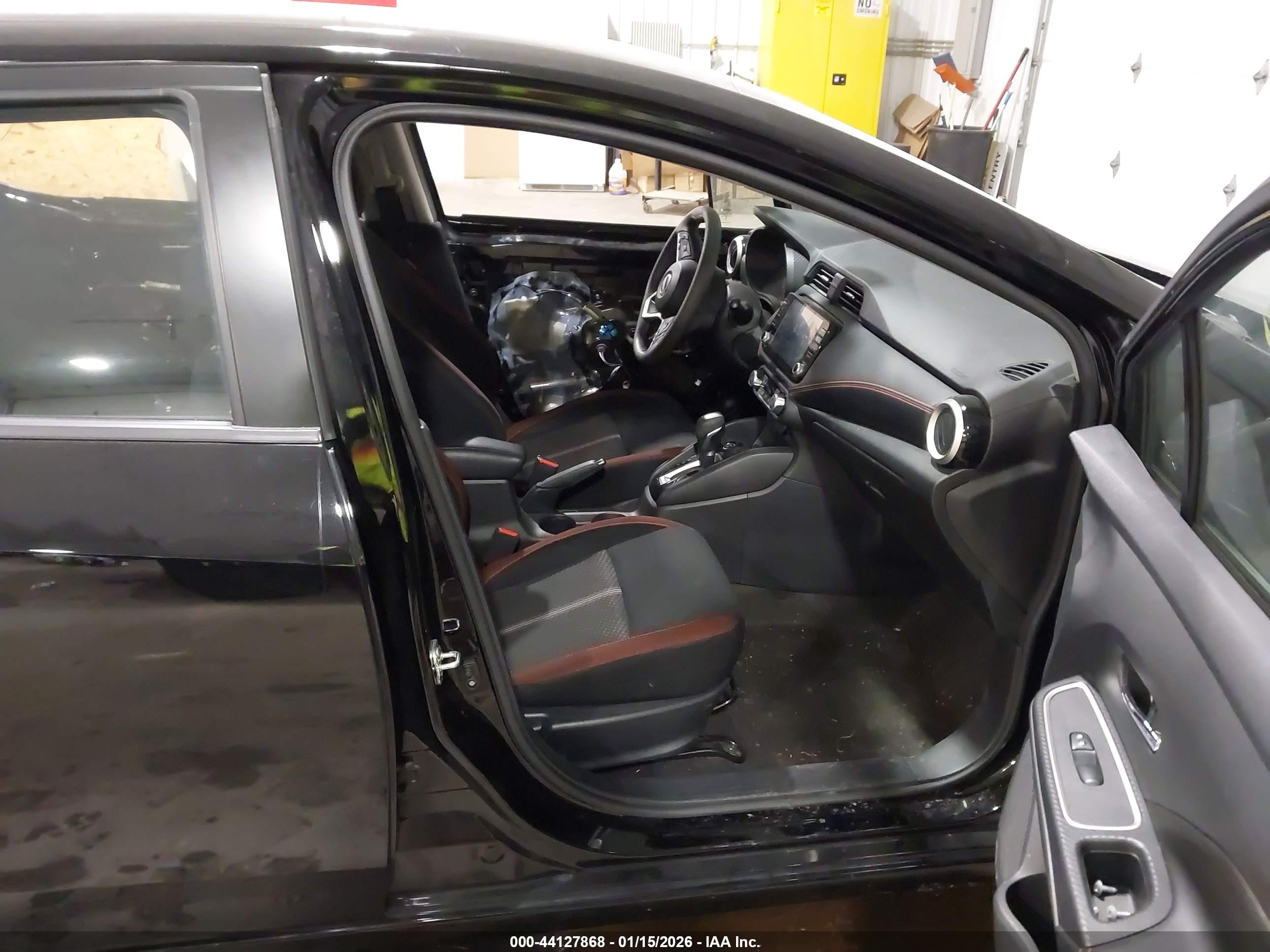 NISSAN VERSA image 5