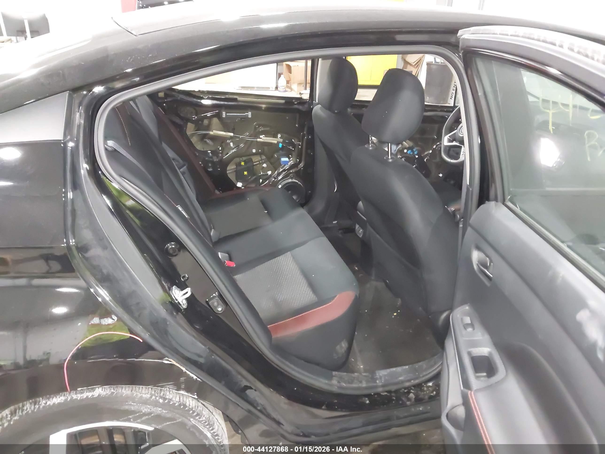 NISSAN VERSA image 8