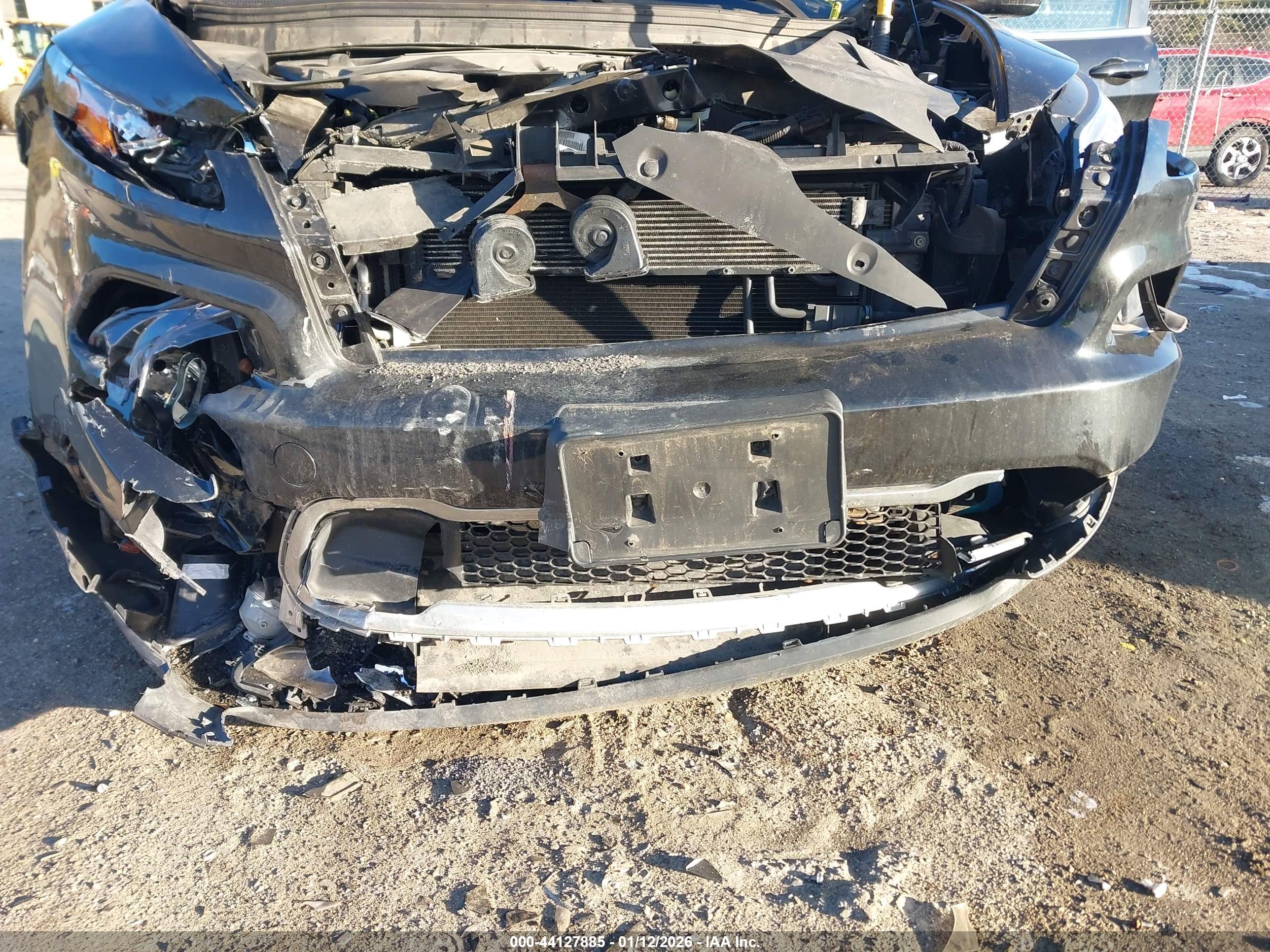 JEEP CHEROKEE image 6