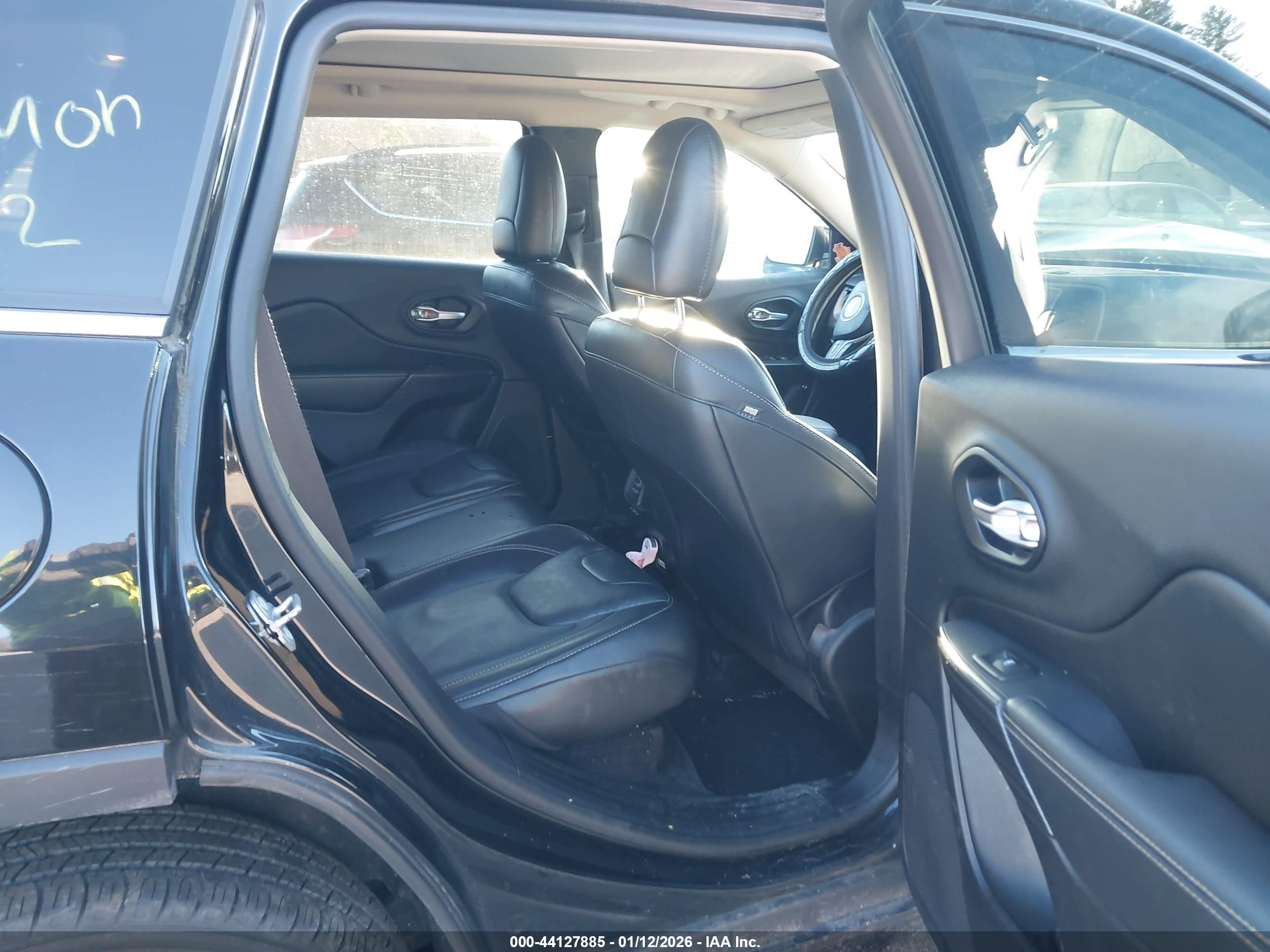 JEEP CHEROKEE image 8
