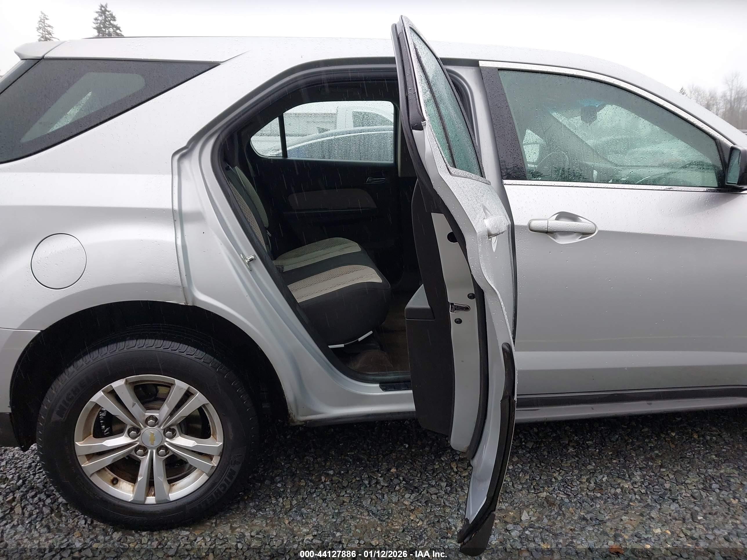 CHEVROLET EQUINOX image 8