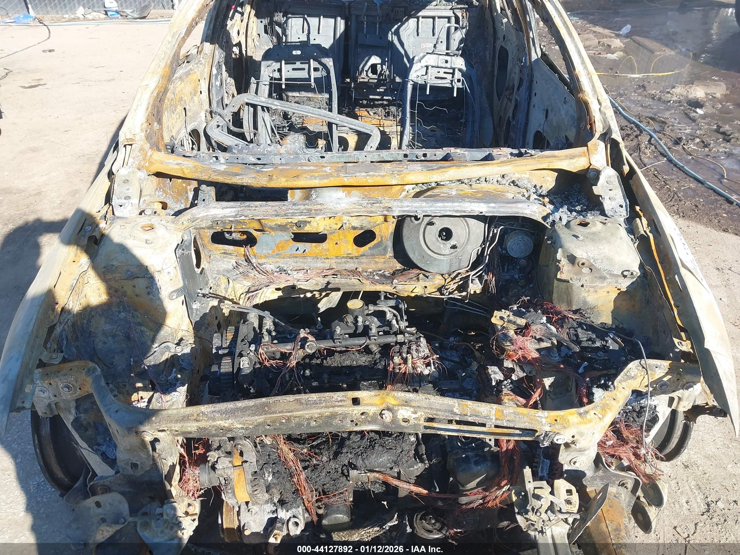 FORD FUSION image 10