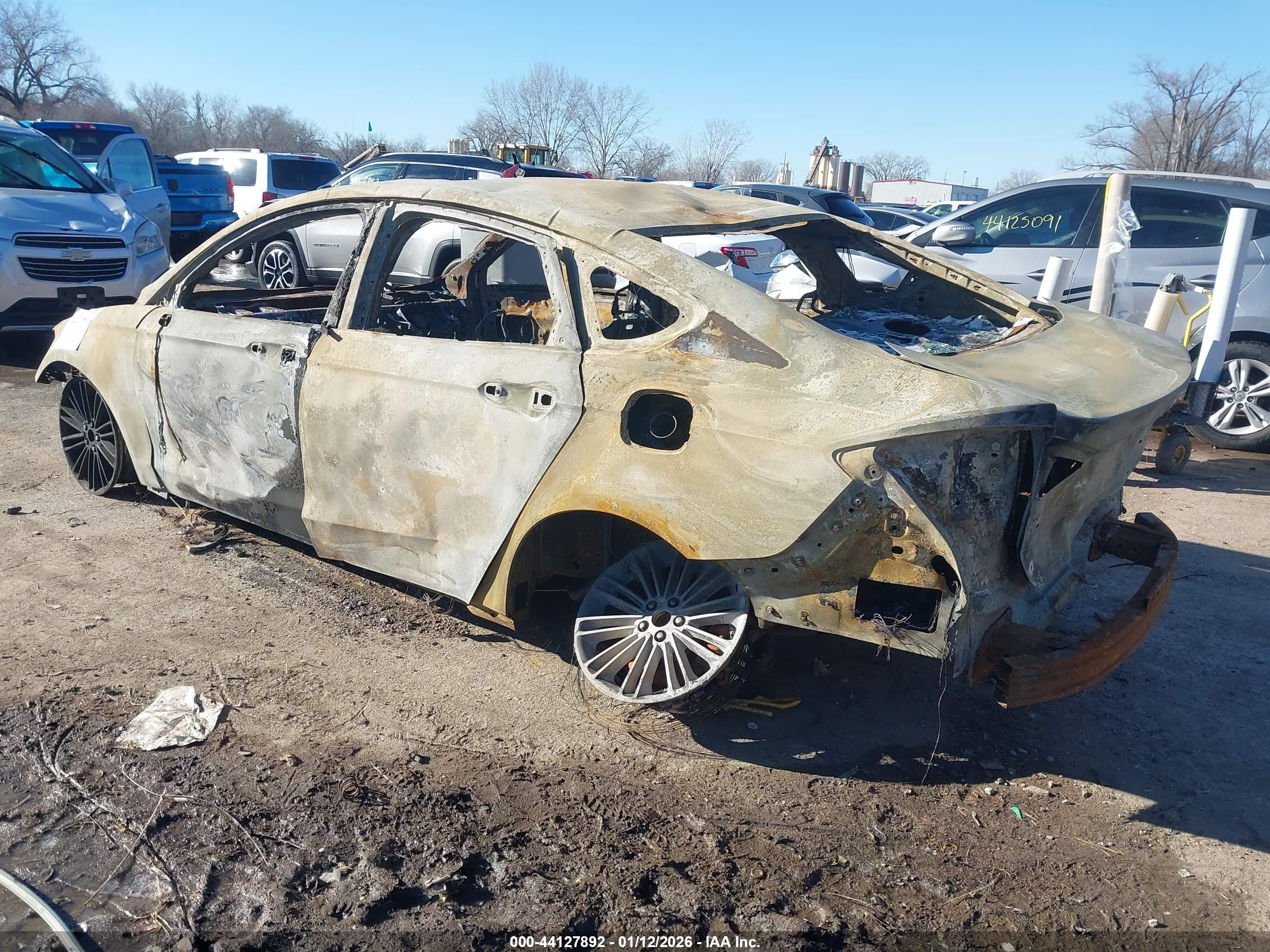 FORD FUSION image 3