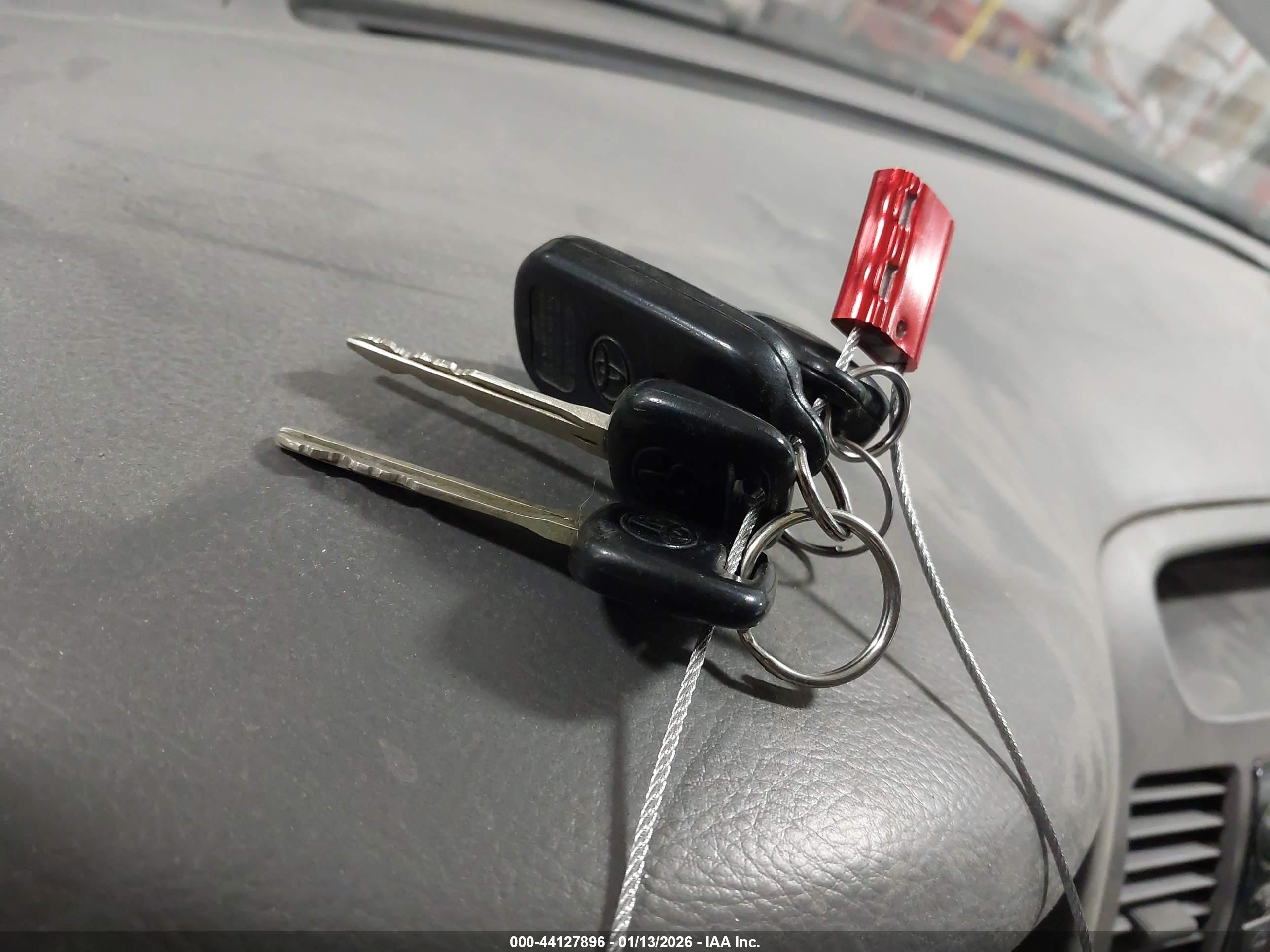 TOYOTA CAMRY image 11