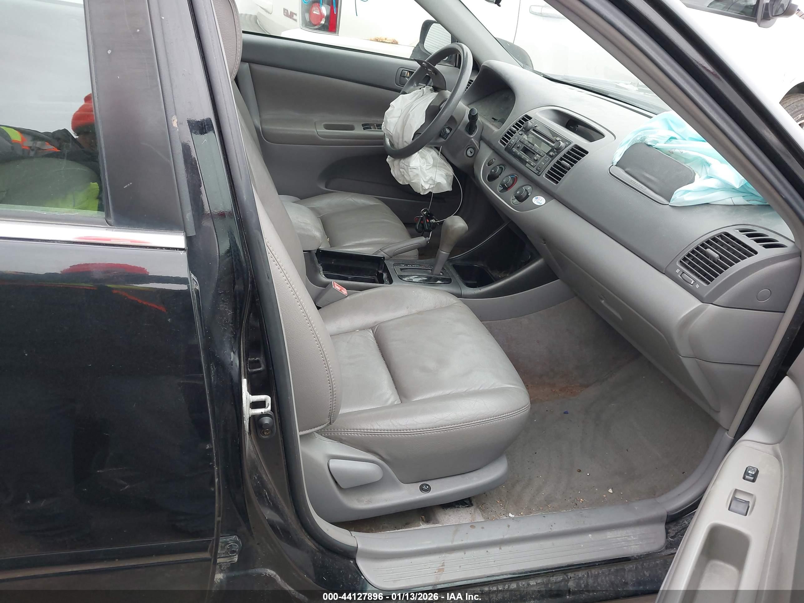 TOYOTA CAMRY image 5