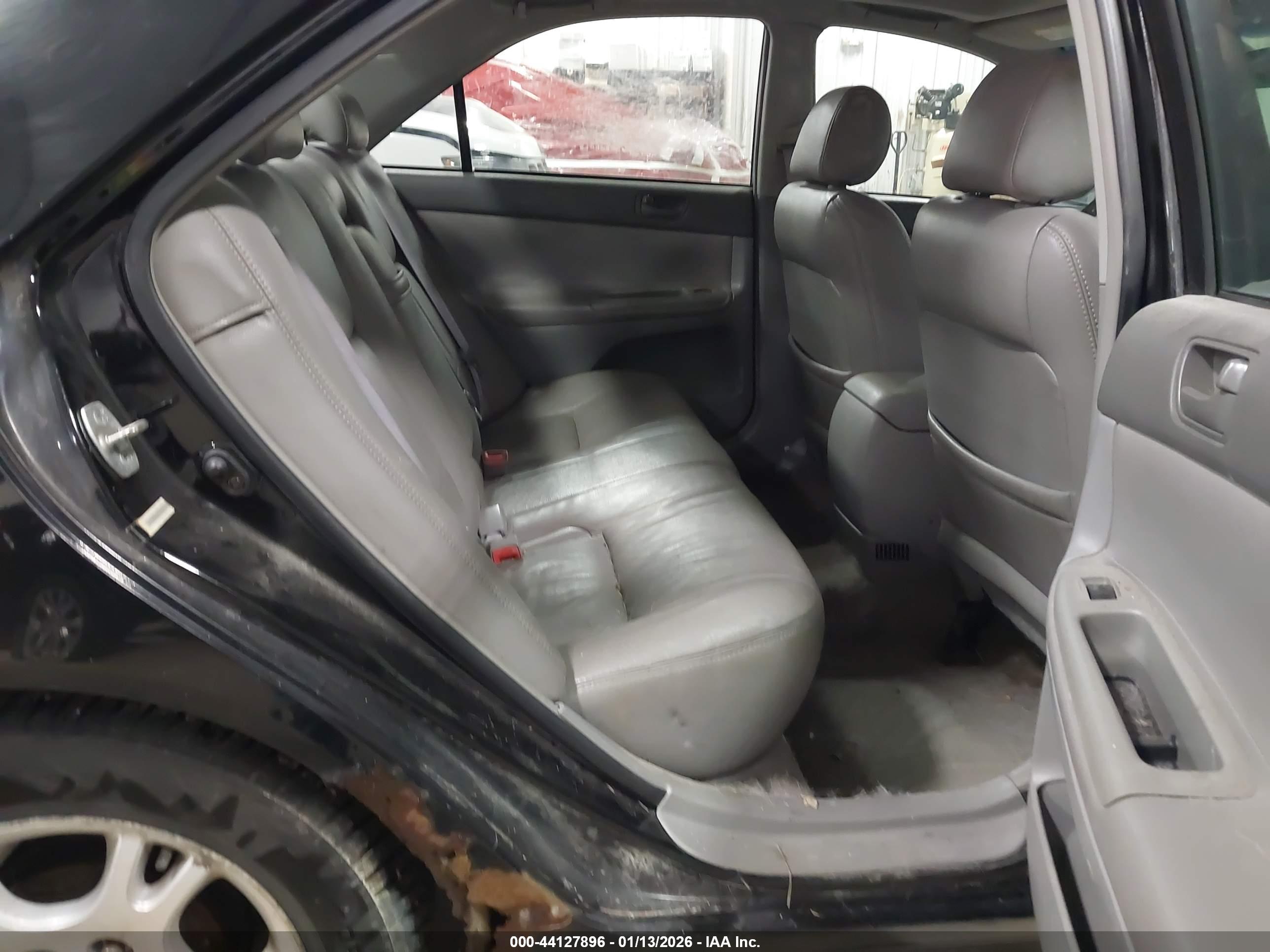 TOYOTA CAMRY image 8
