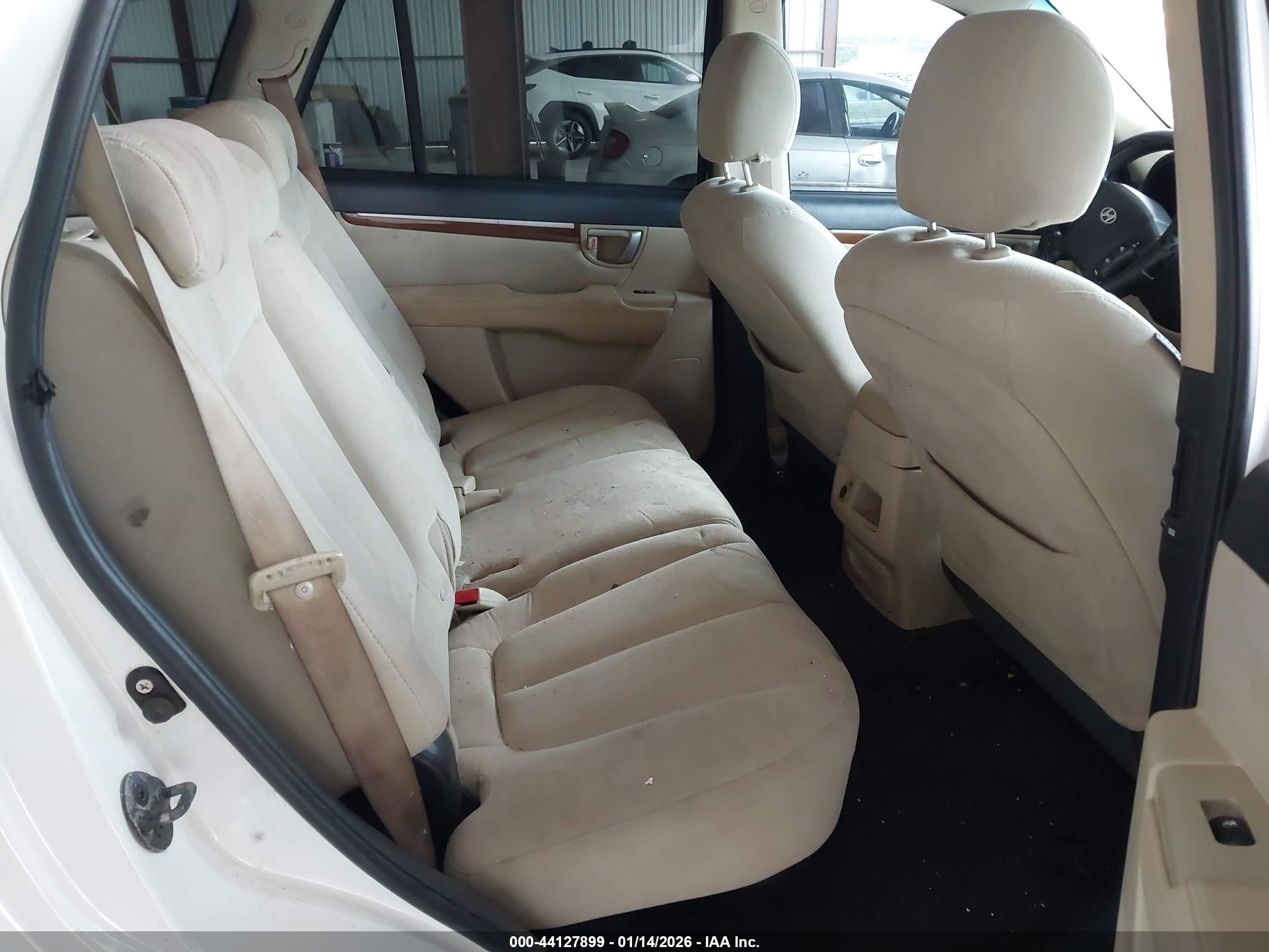 HYUNDAI SANTA image 8