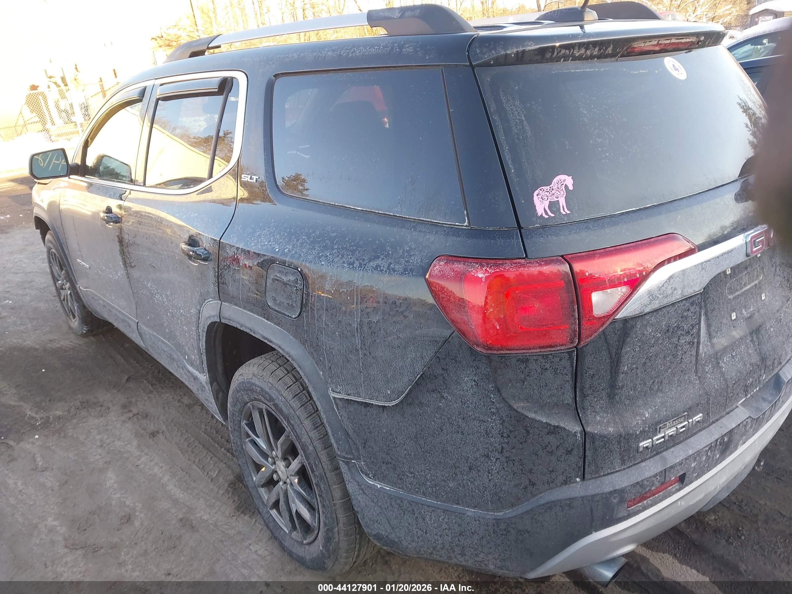 GMC ACADIA image 3