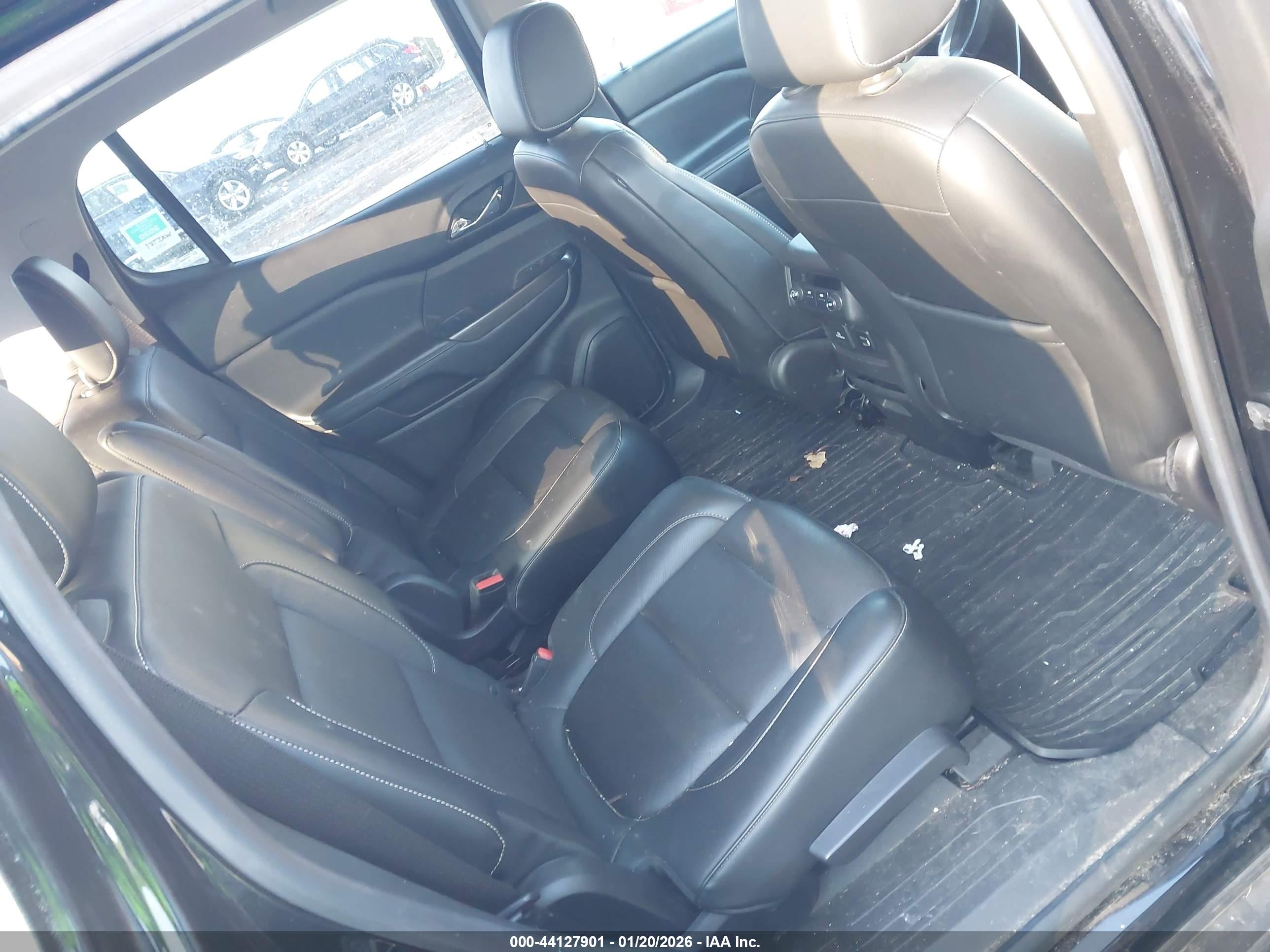 GMC ACADIA image 8