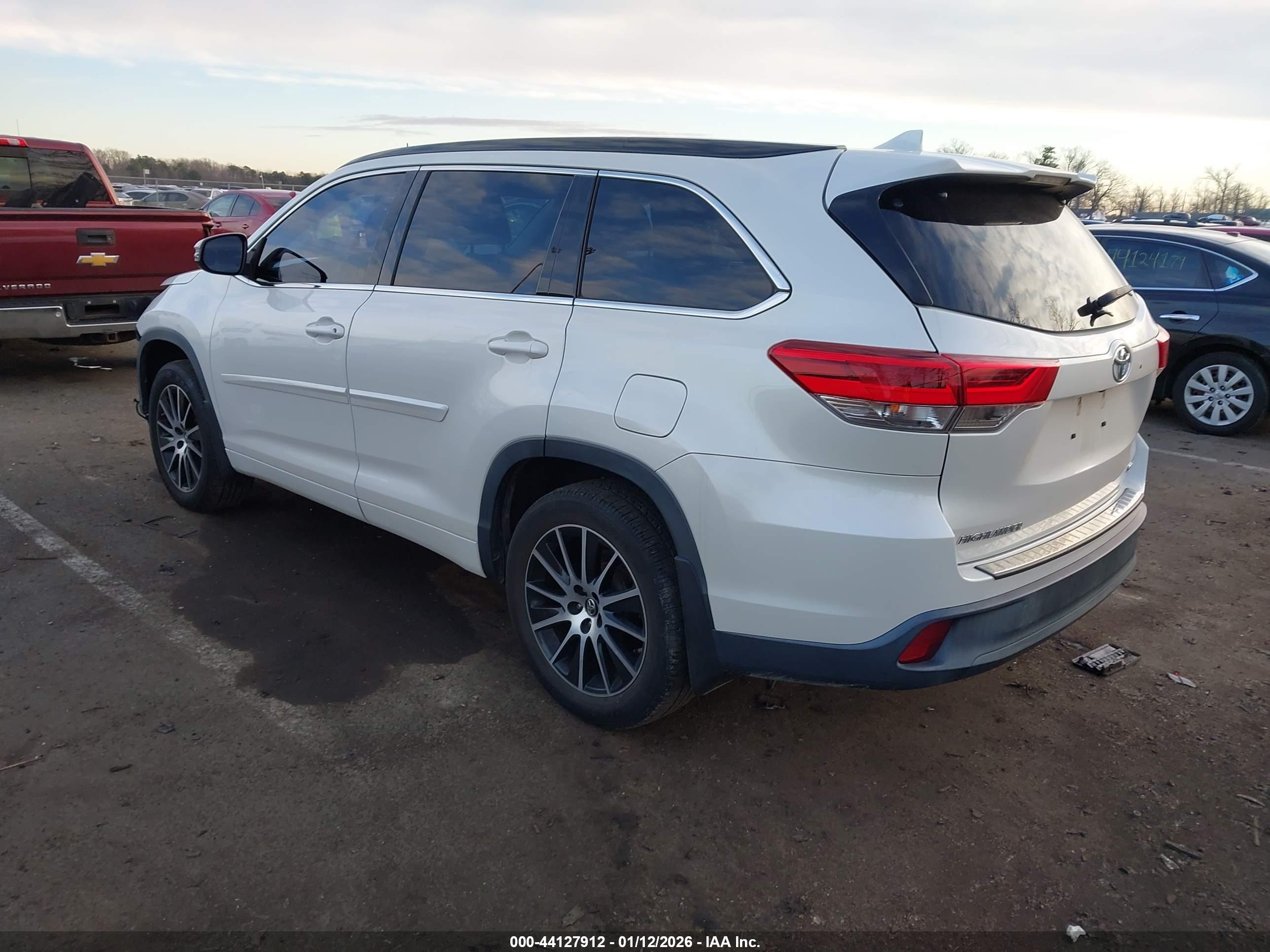 TOYOTA HIGHLANDER image 3