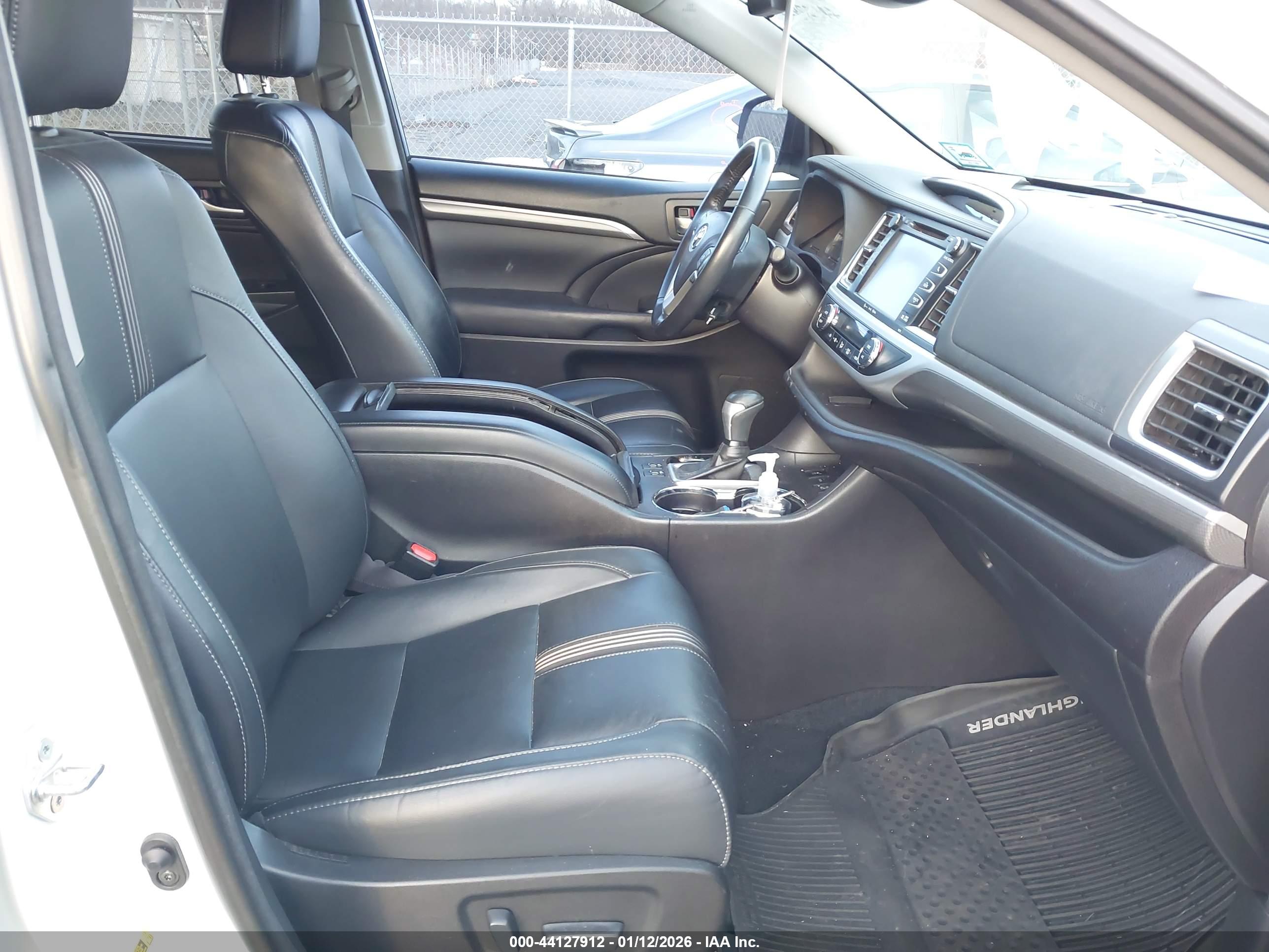 TOYOTA HIGHLANDER image 5