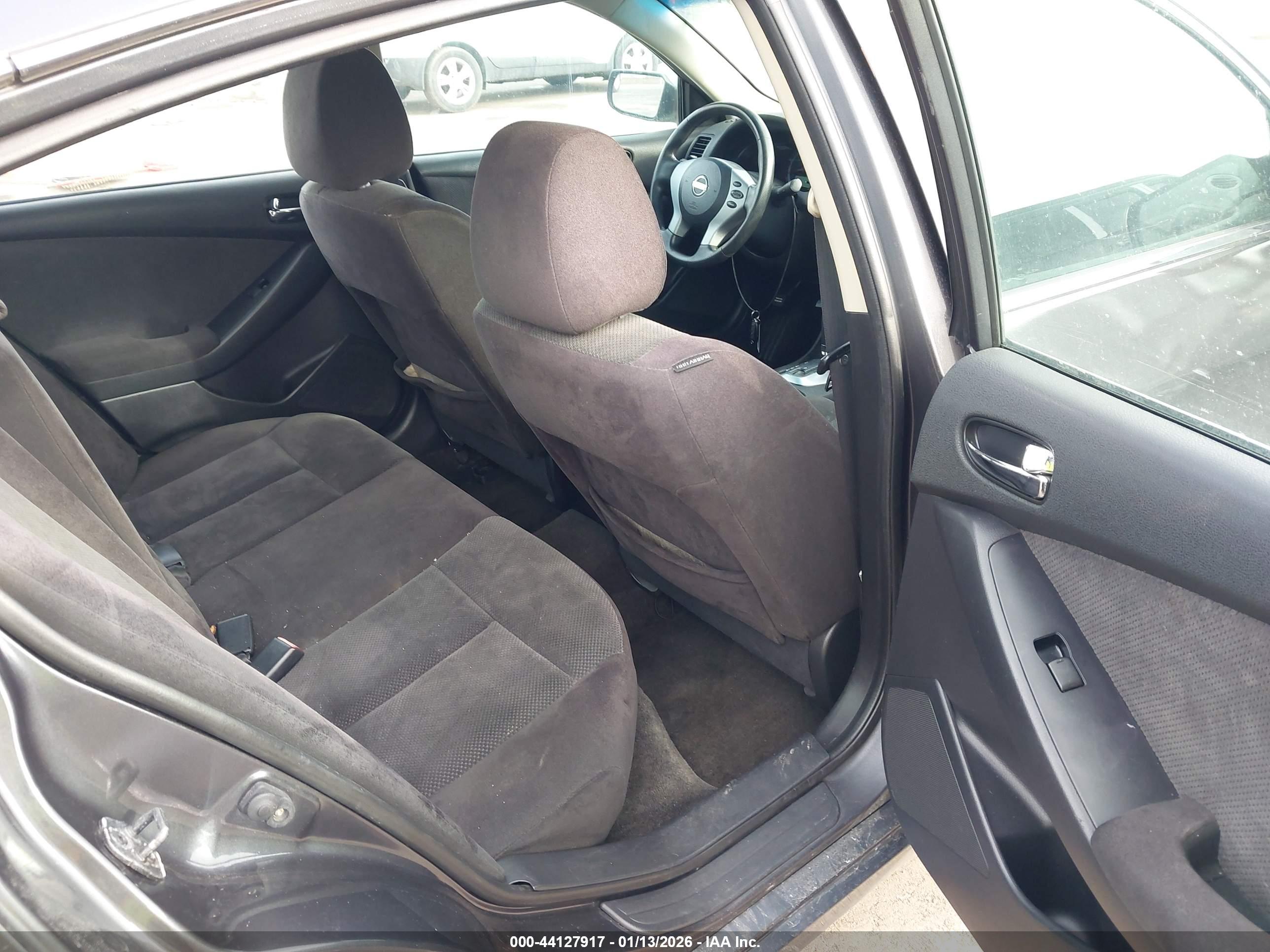 NISSAN ALTIMA image 8
