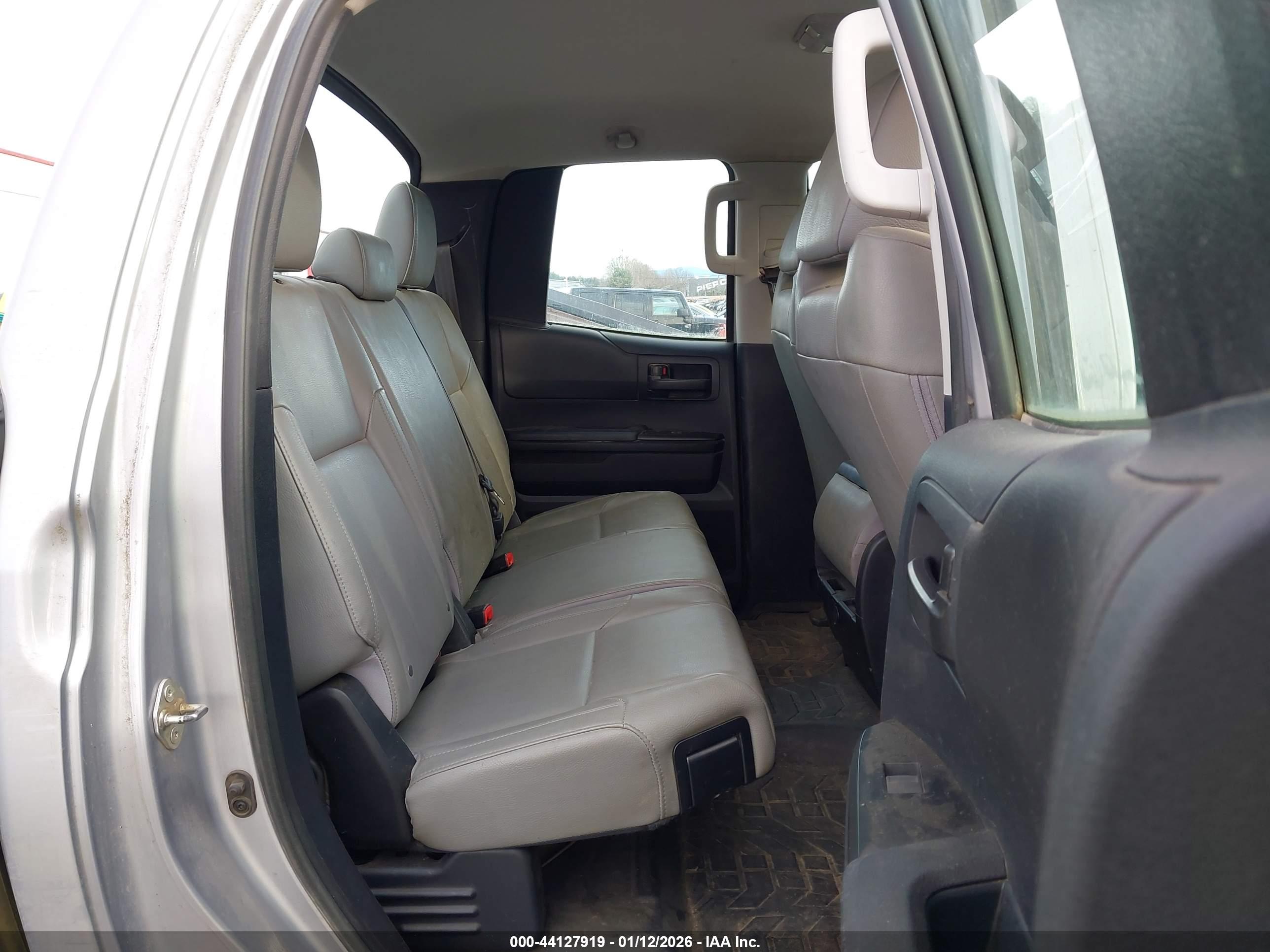 TOYOTA TUNDRA image 8
